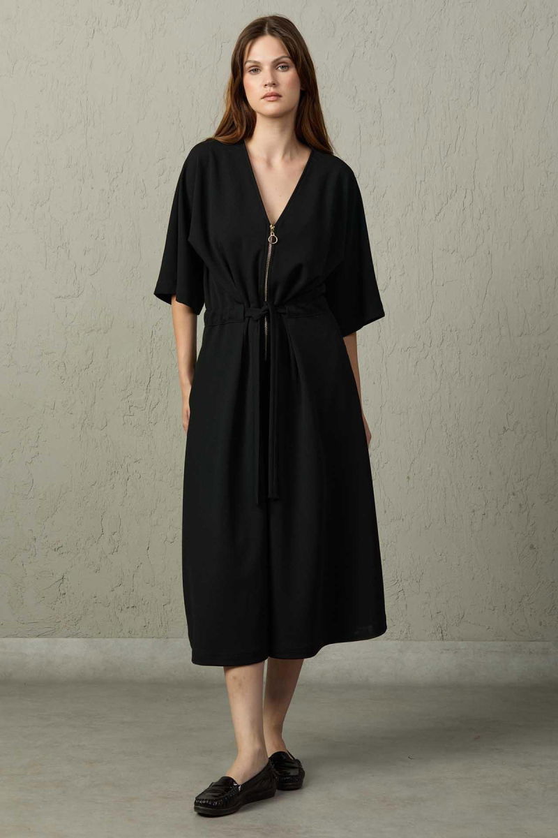 Mezzura Kadın Belden Bağlamalı ve Büzgülü Önden Fermuarlı Midi Elbise 1512 Siyah - Mezzura