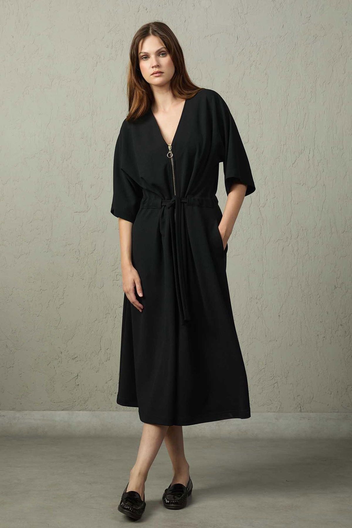 Mezzura Kadın Belden Bağlamalı ve Büzgülü Önden Fermuarlı Midi Elbise 1512 Siyah - 2