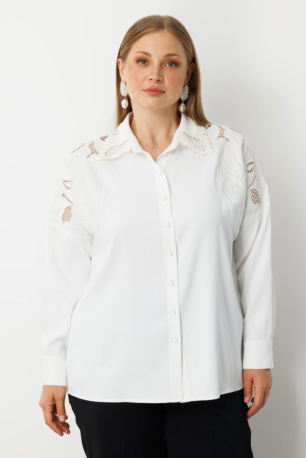 Moda İlgi Kadın Büyük Beden Nakış Detaylı Oversize Gömlek 0041 Ekru - 1