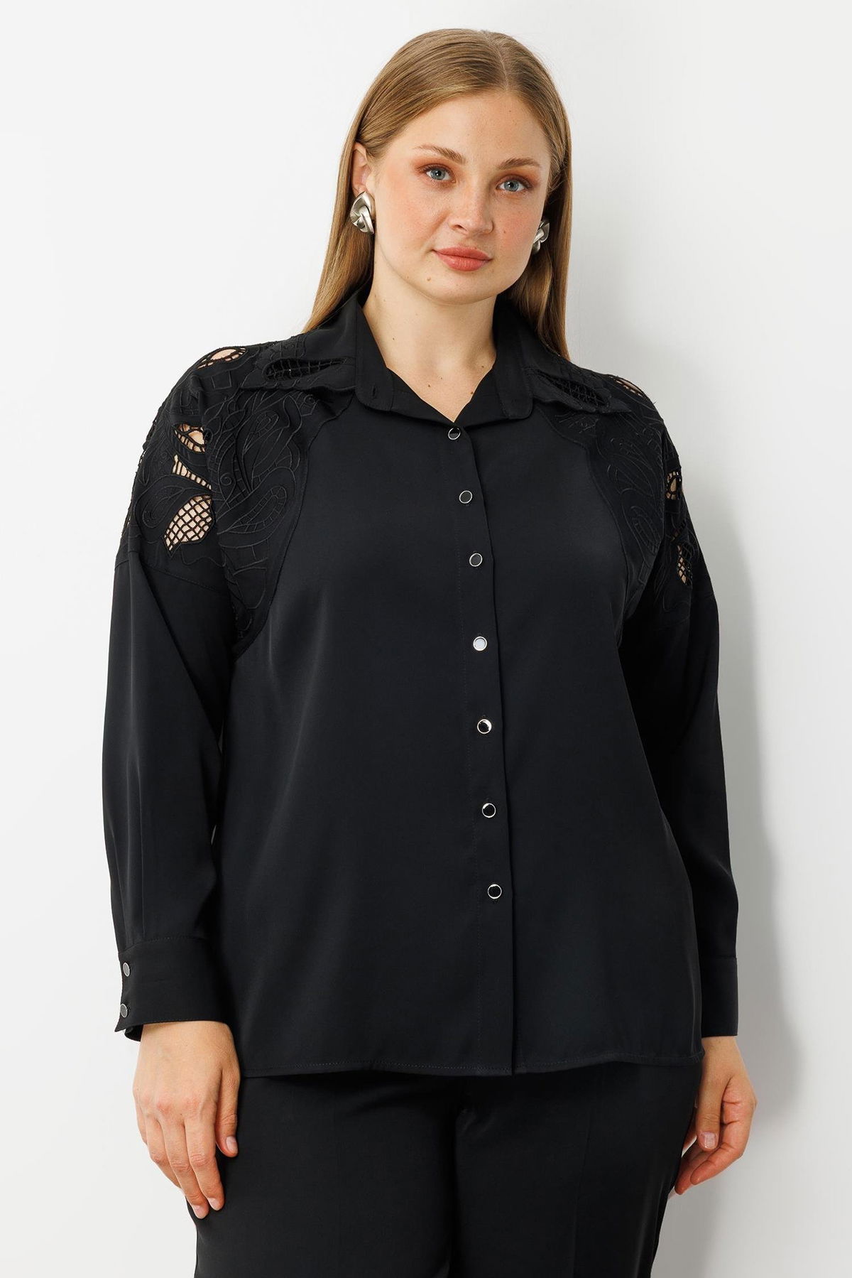 Moda İlgi Kadın Büyük Beden Nakış Detaylı Oversize Gömlek 0041 Siyah - 1