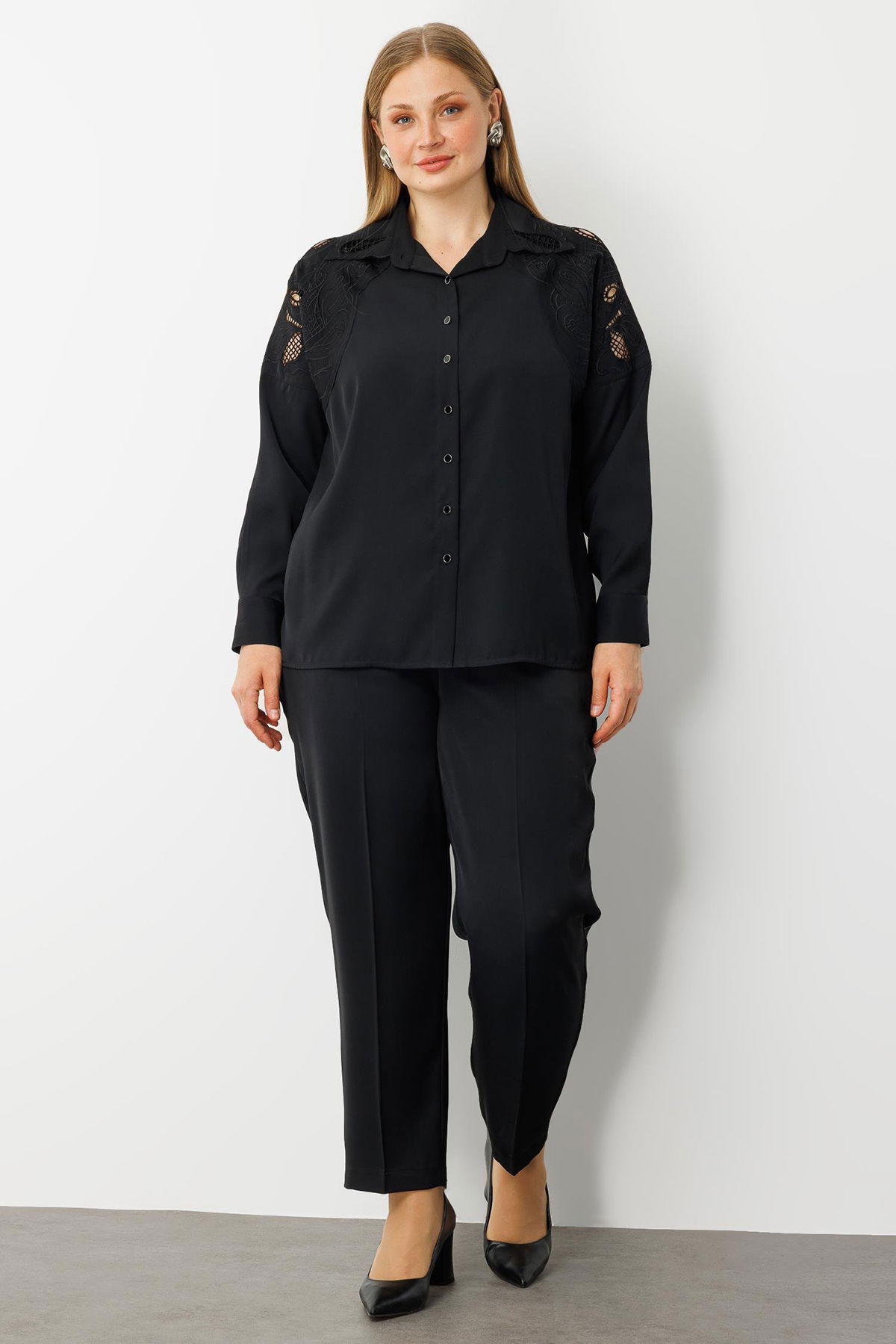 Moda İlgi Kadın Büyük Beden Nakış Detaylı Oversize Gömlek 0041 Siyah - 3
