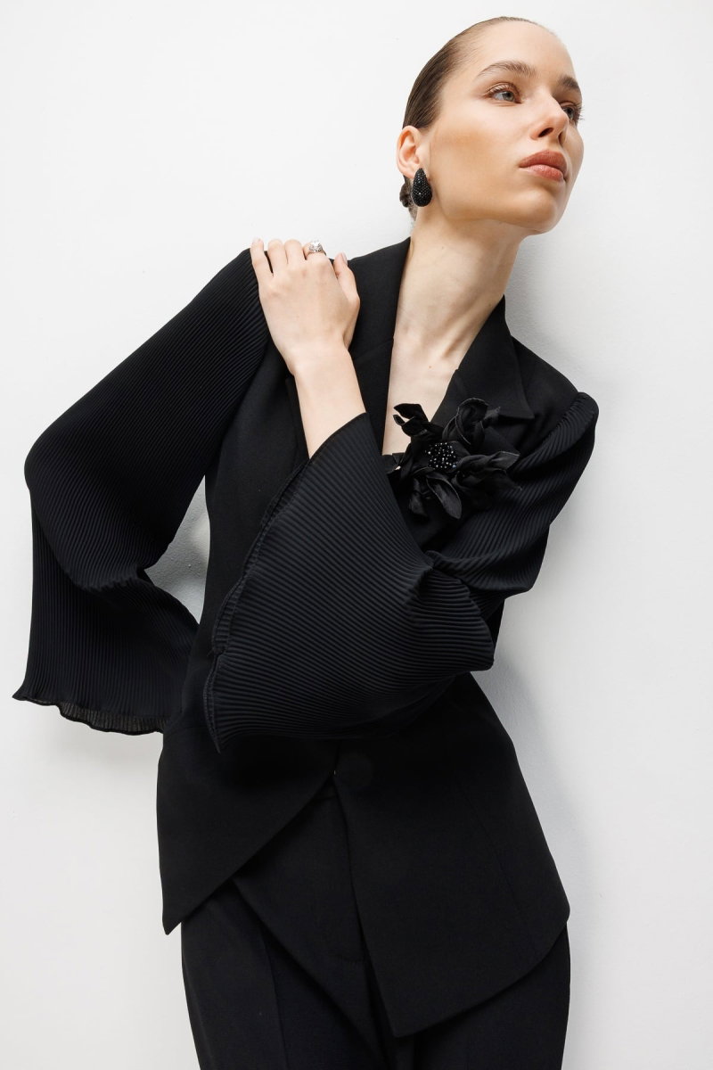 Moda İlgi Kadın Kol Pliseli Yakası Çiçek Broşlu Tek Düğme Ceket 5025 Siyah - 3