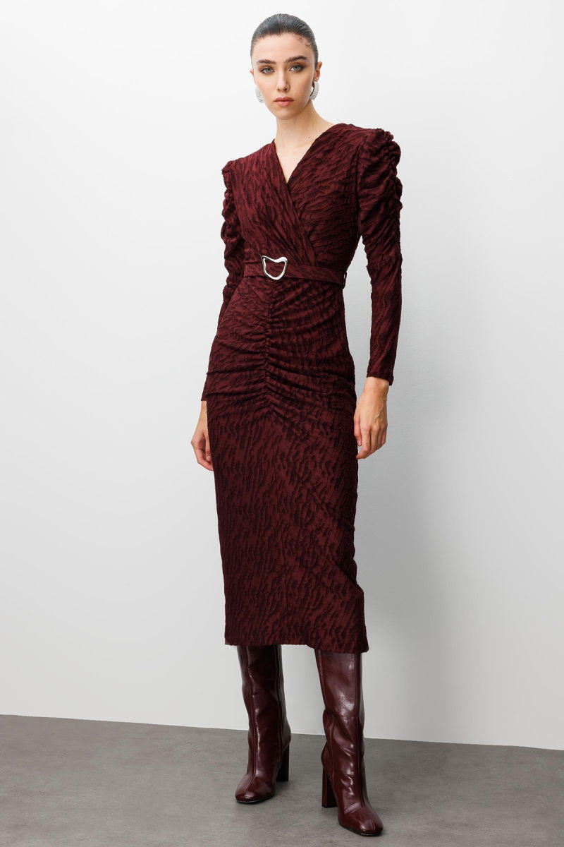Moda İlgi Kadın Kruvaze Büzgü Detaylı Jakar Yakma Kumaş Beli Kemerli Kalem Elbise 0022 Bordo 