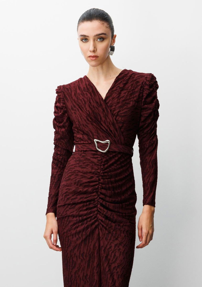 Moda İlgi Kadın Kruvaze Büzgü Detaylı Jakar Yakma Kumaş Beli Kemerli Kalem Elbise 0022 Bordo - 3