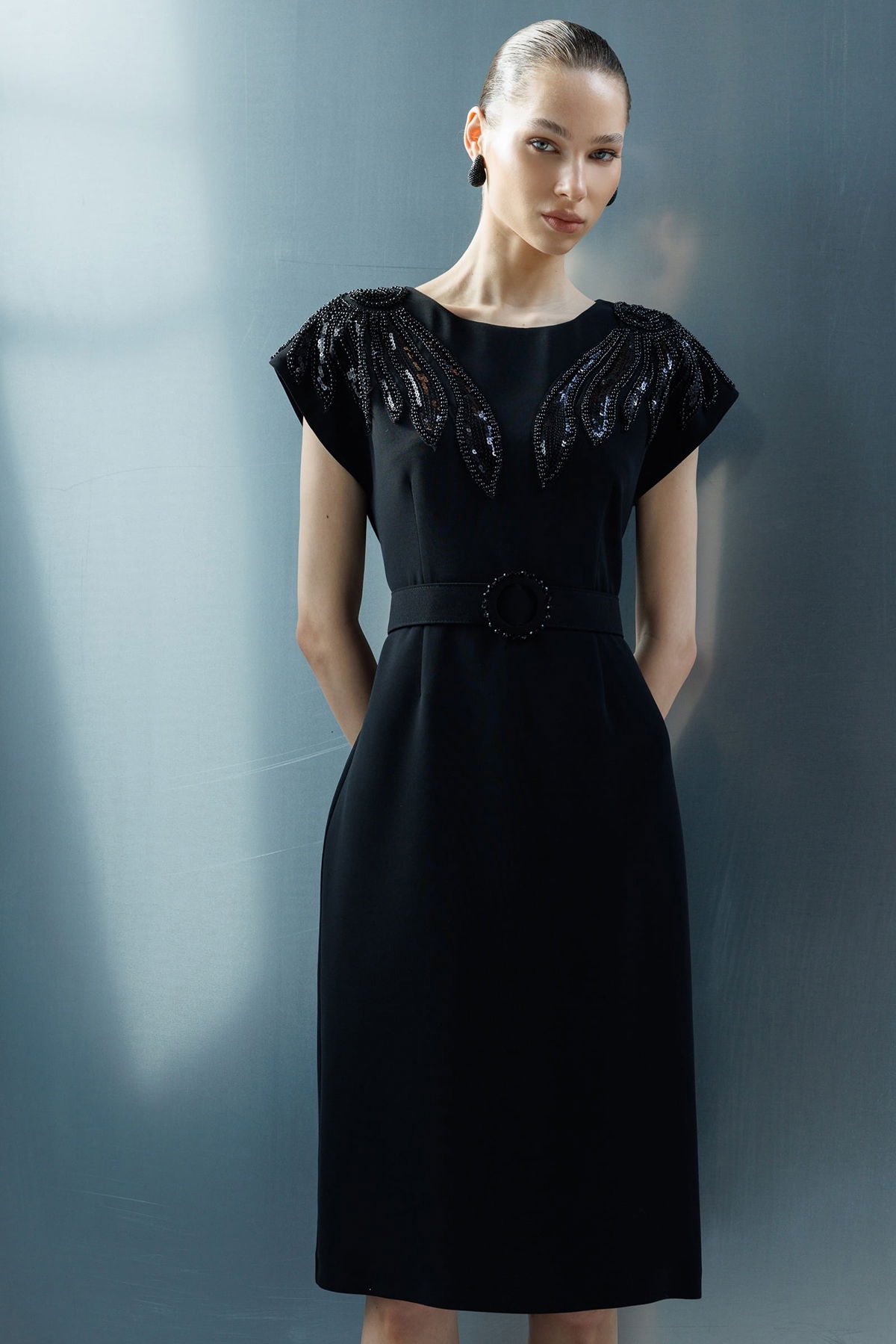 Moda İlgi Kadın Omuzları Boncuk İşleme Aksesuarlı Beli Boncuklu Kemer Elbise 0128 Siyah - 3