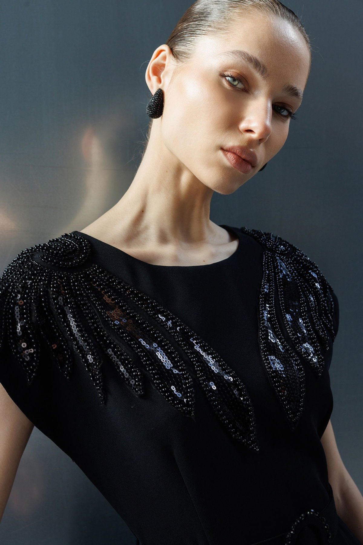 Moda İlgi Kadın Omuzları Boncuk İşleme Aksesuarlı Beli Boncuklu Kemer Elbise 0128 Siyah - 4