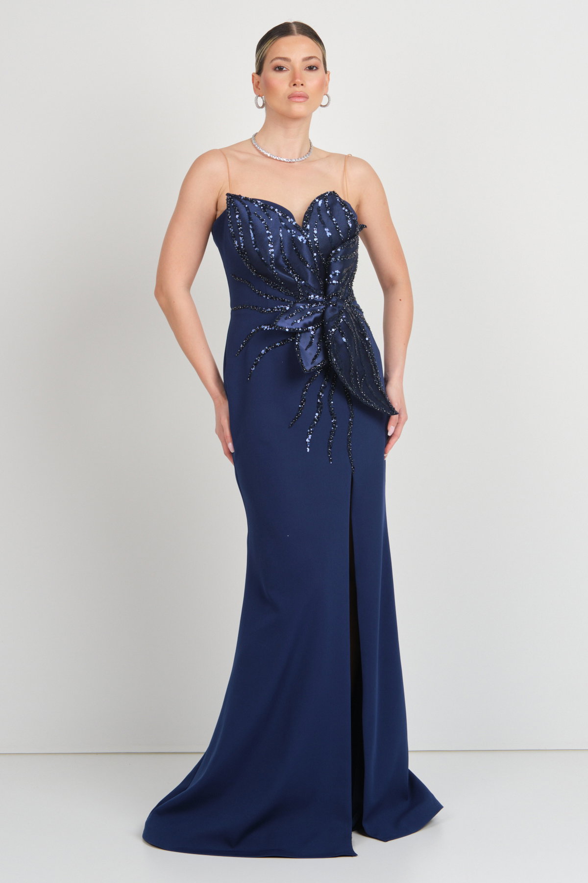 Ömür Inn Kadın İnci ve Payet İşlemeli Derin Yırtmaçlı Uzun Abiye Elbise 5520 Lacivert - 4