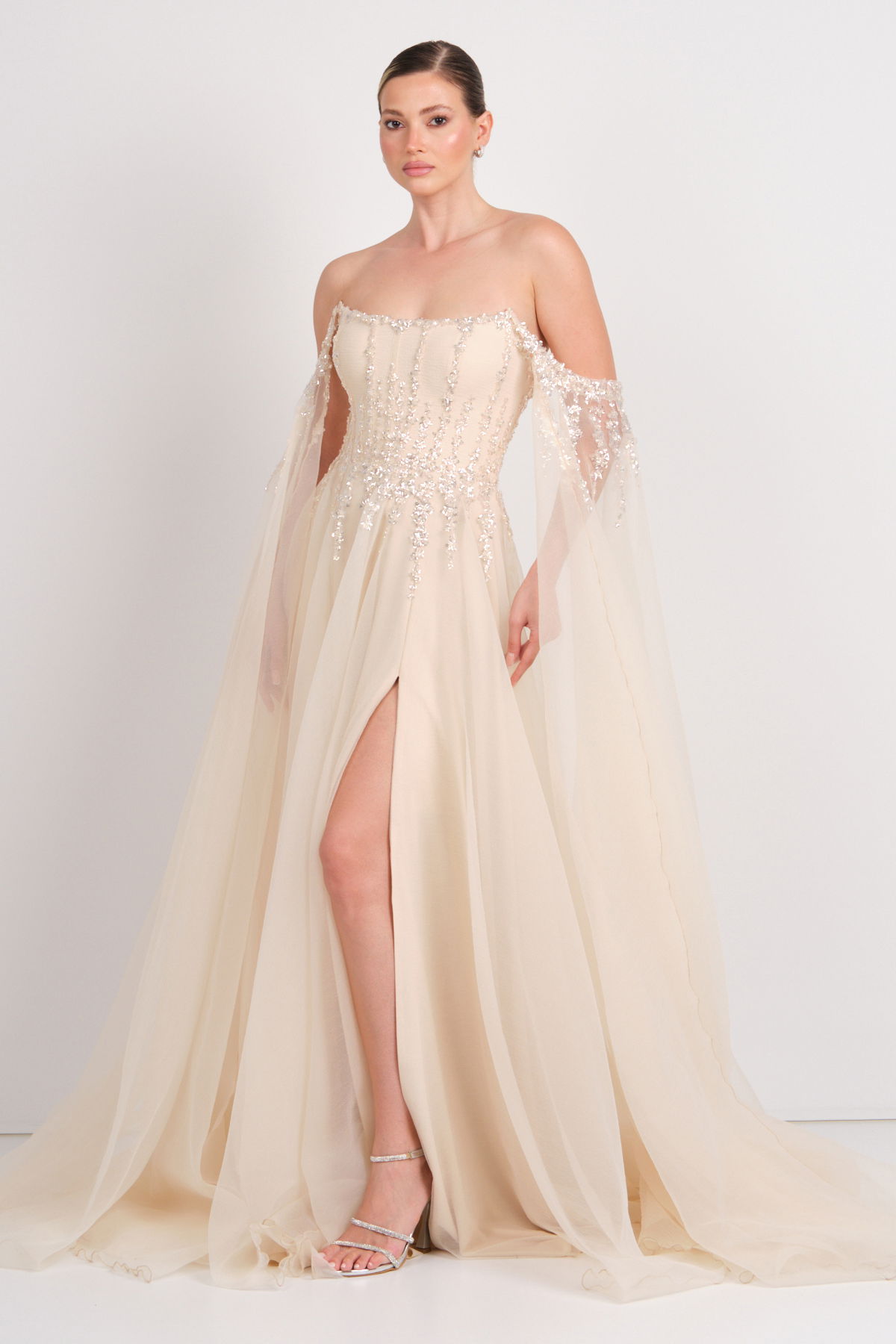 Ömür Inn Kadın Straplez Payet İşlemeli Kolları Pelerin Detaylı Uzun Abiye Elbise 5584 Şampanya - 2