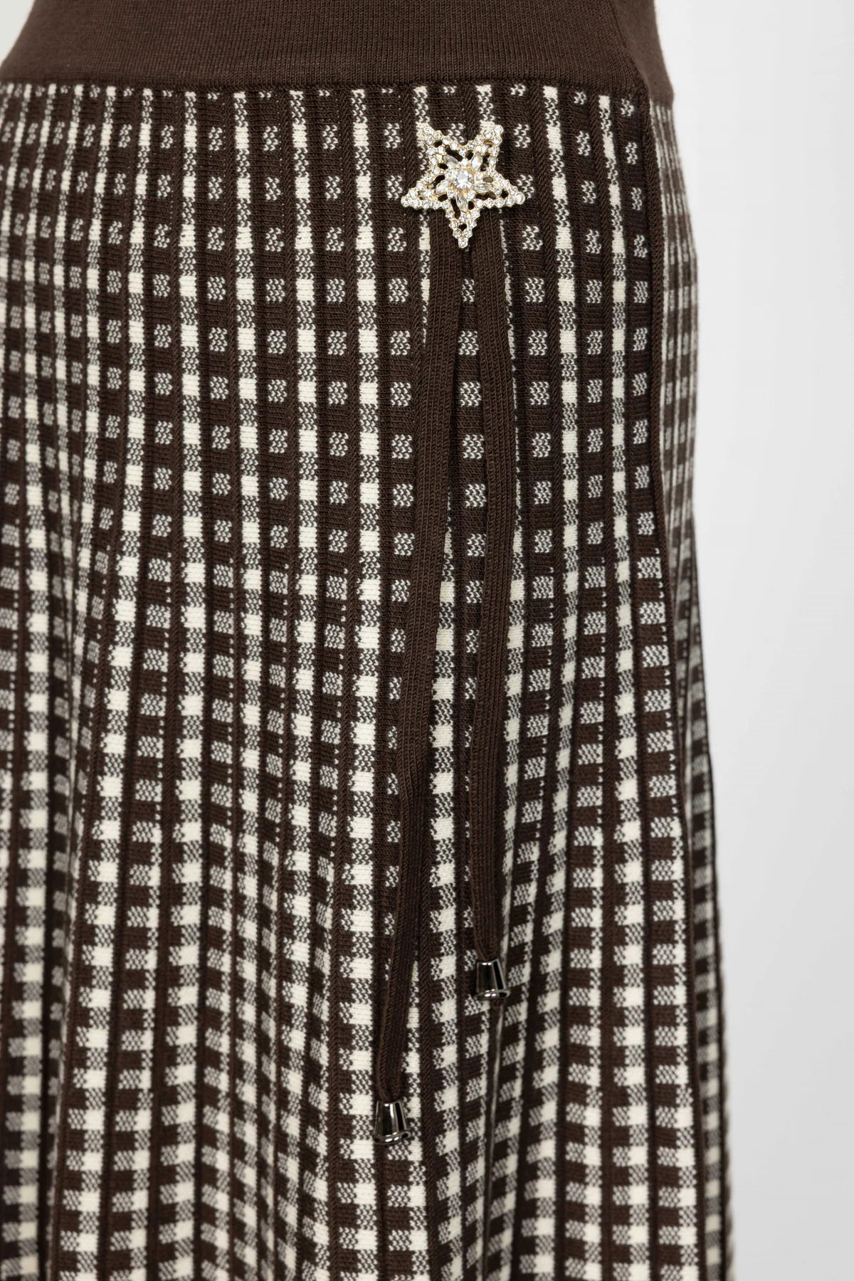 On Kadın Aksesuar Detaylı Midi Triko Etek 65208 Kahverengi - 3