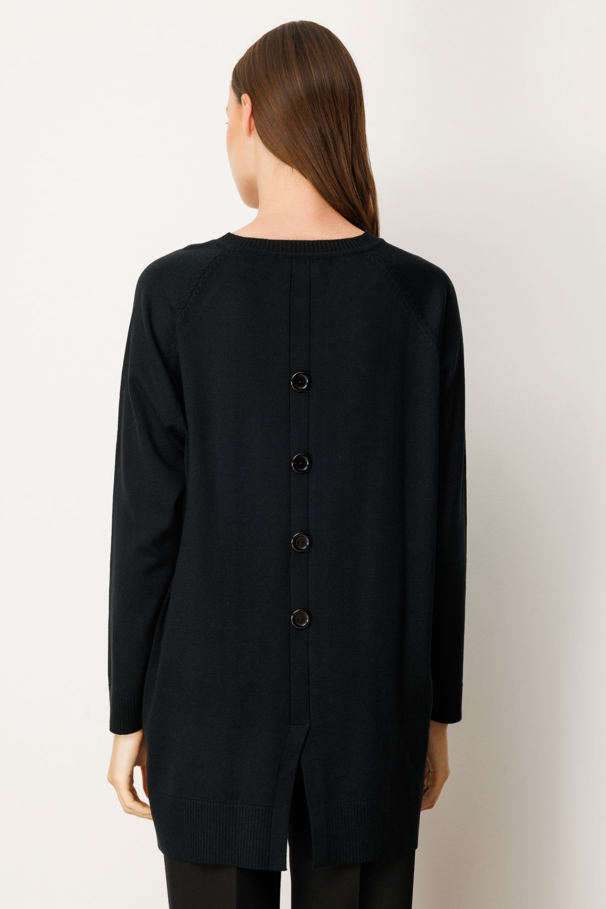 On Kadın Arkası Düğmeli Sıfır Yaka Kazak 65413 Siyah - 4