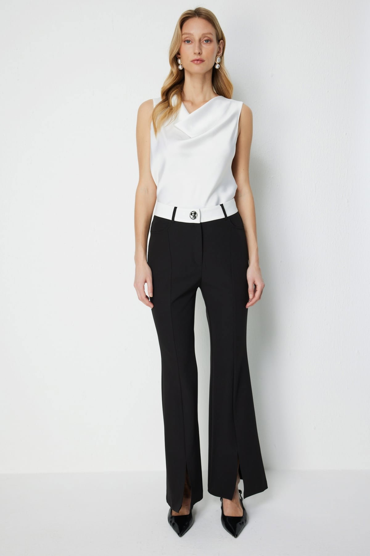 On Kadın Beli Çift Renkli Paçası Yırtmaçlı Pantolon 78108 Siyah - 1