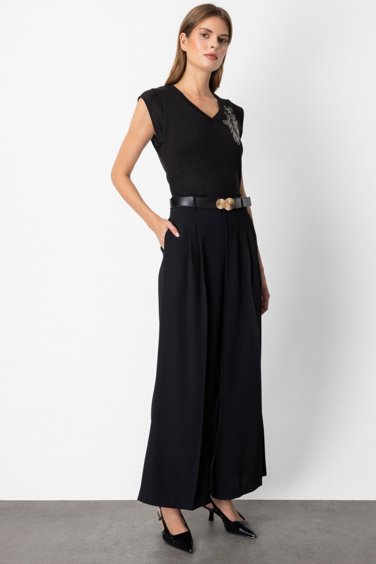 On Kadın Beli Kemerli Pileli Pantolon 64121 Siyah - 1