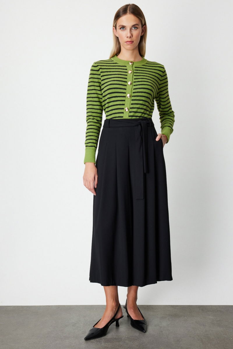 On Kadın Beli Kemerli Pileli Pantolon 64151 Siyah - 1