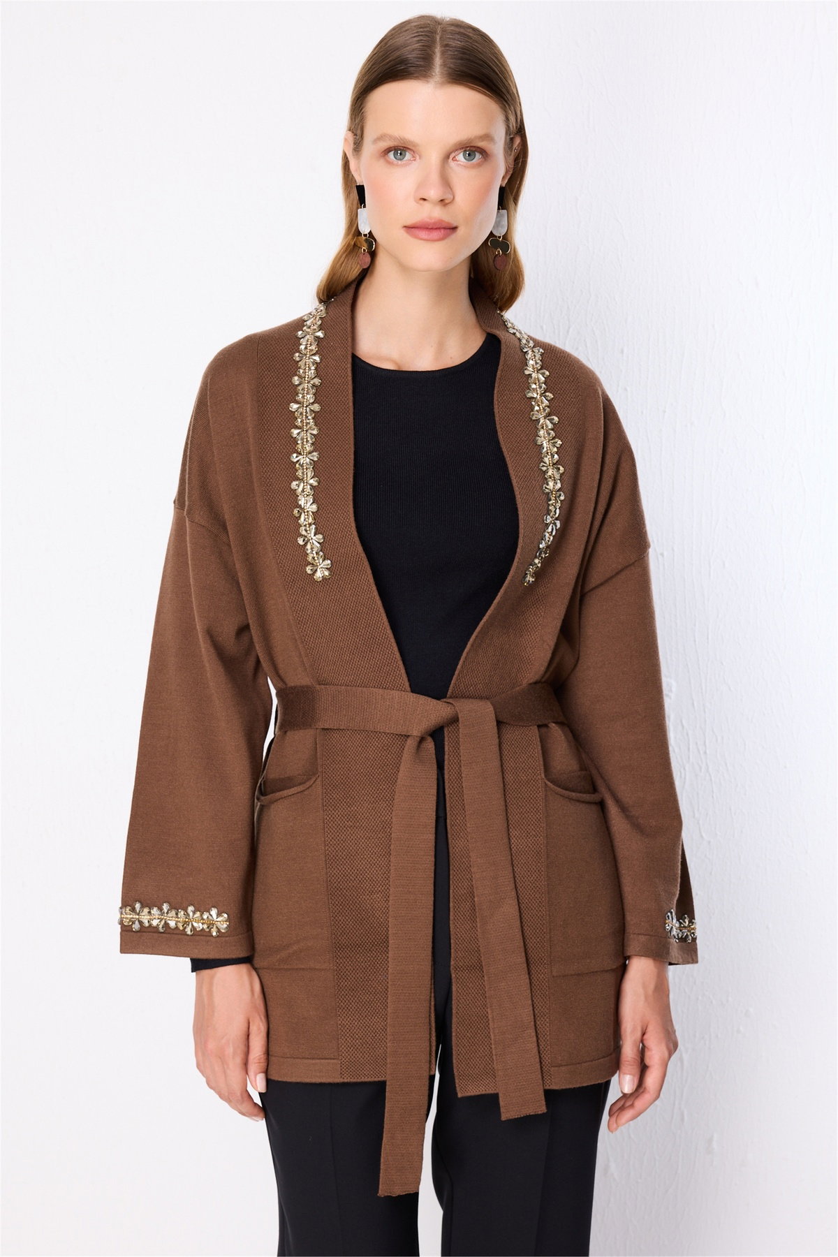 On Kadın Beli Kuşaklı Taşlı Triko Hırka 10903 Kahverengi - 4