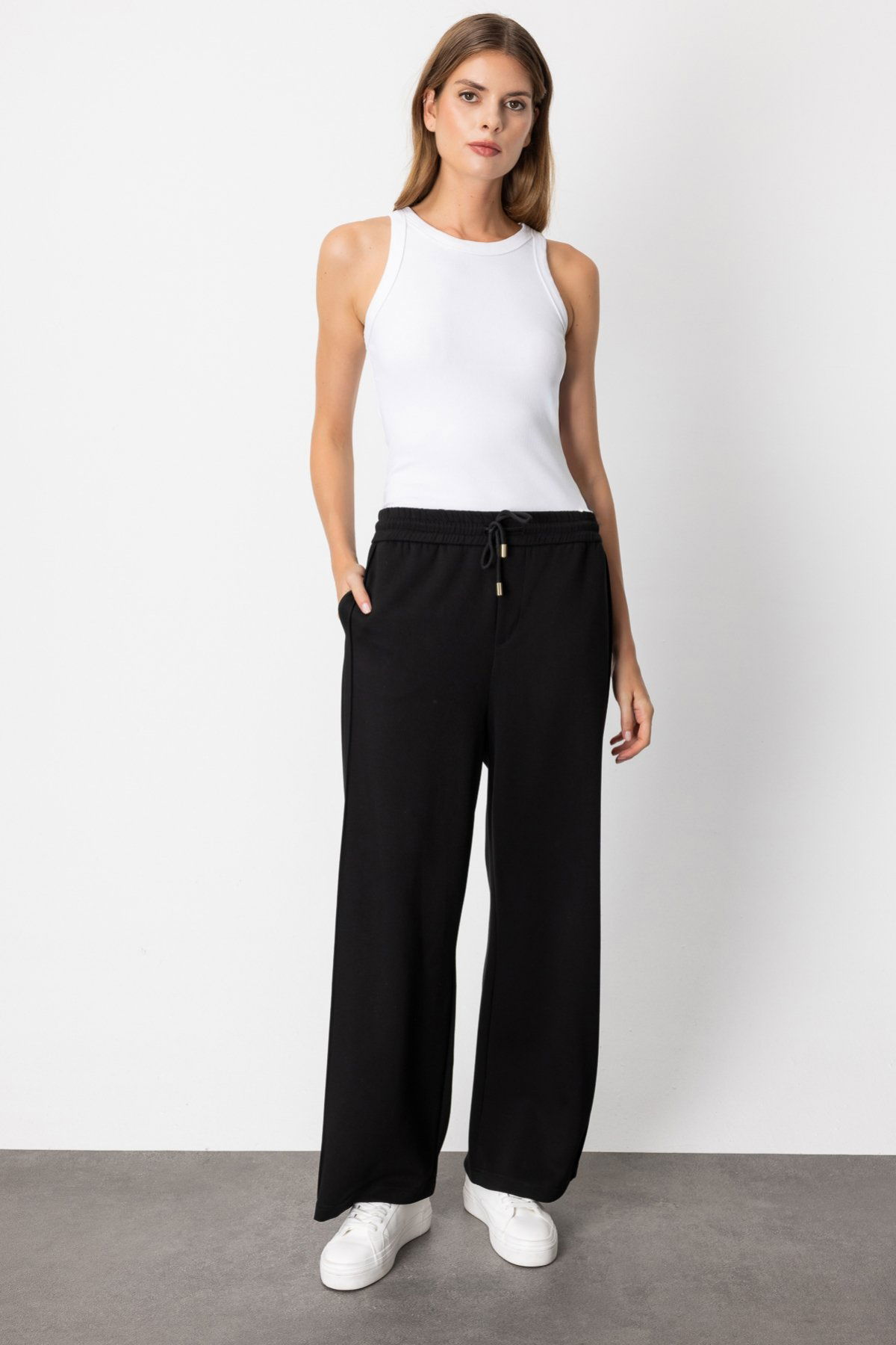 On Kadın Beli Lastikli Bol Paça Eşofman Altı 66510 Siyah - 1