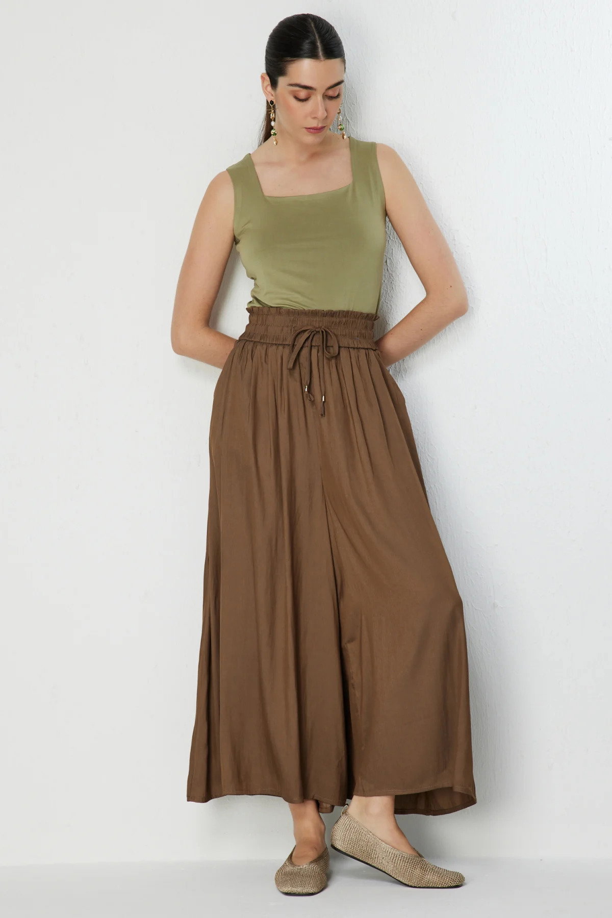 On Kadın Beli Lastikli Geniş Paça Pantolon 70136 Kahverengi - 1