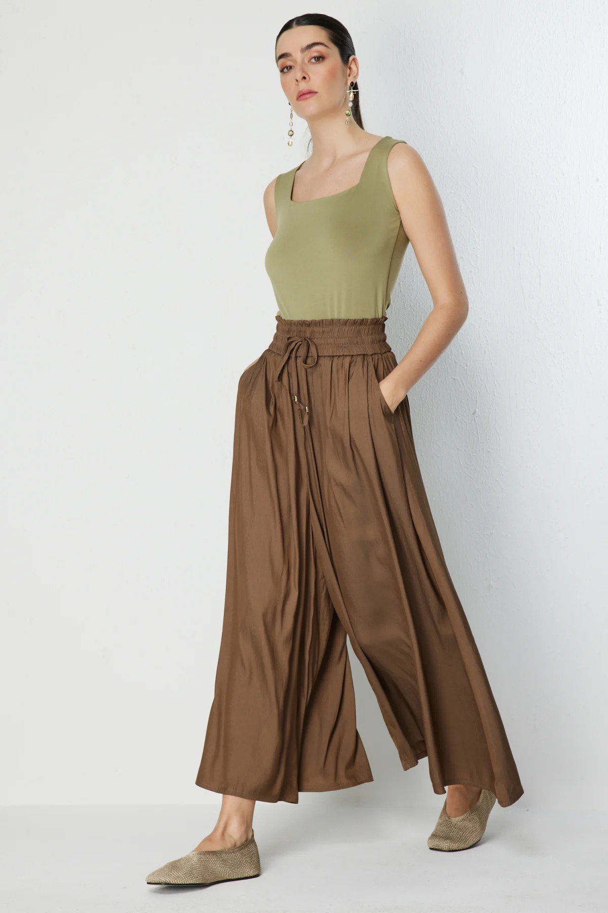 On Kadın Beli Lastikli Geniş Paça Pantolon 70136 Kahverengi - 3