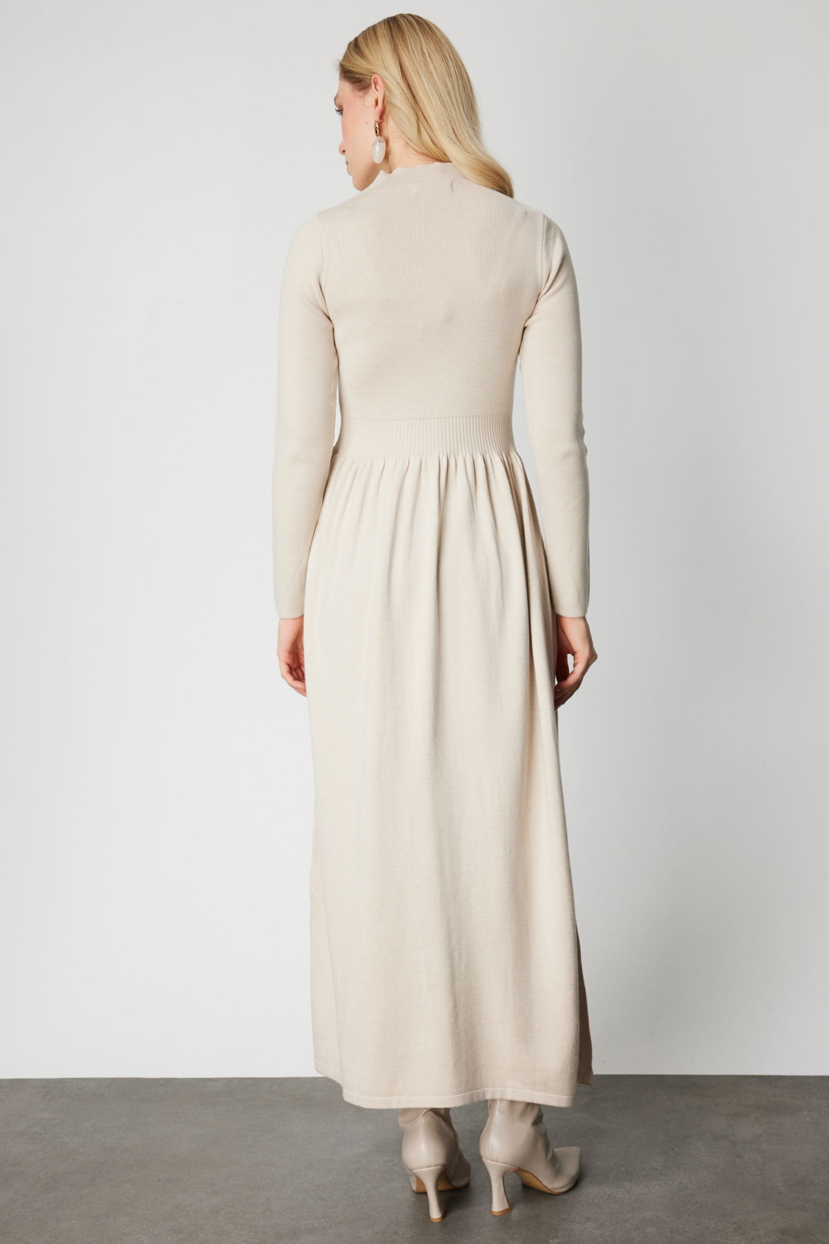 On Kadın Beli Lastikli Maxi Boy Triko Elbise 65495 Bej - 4