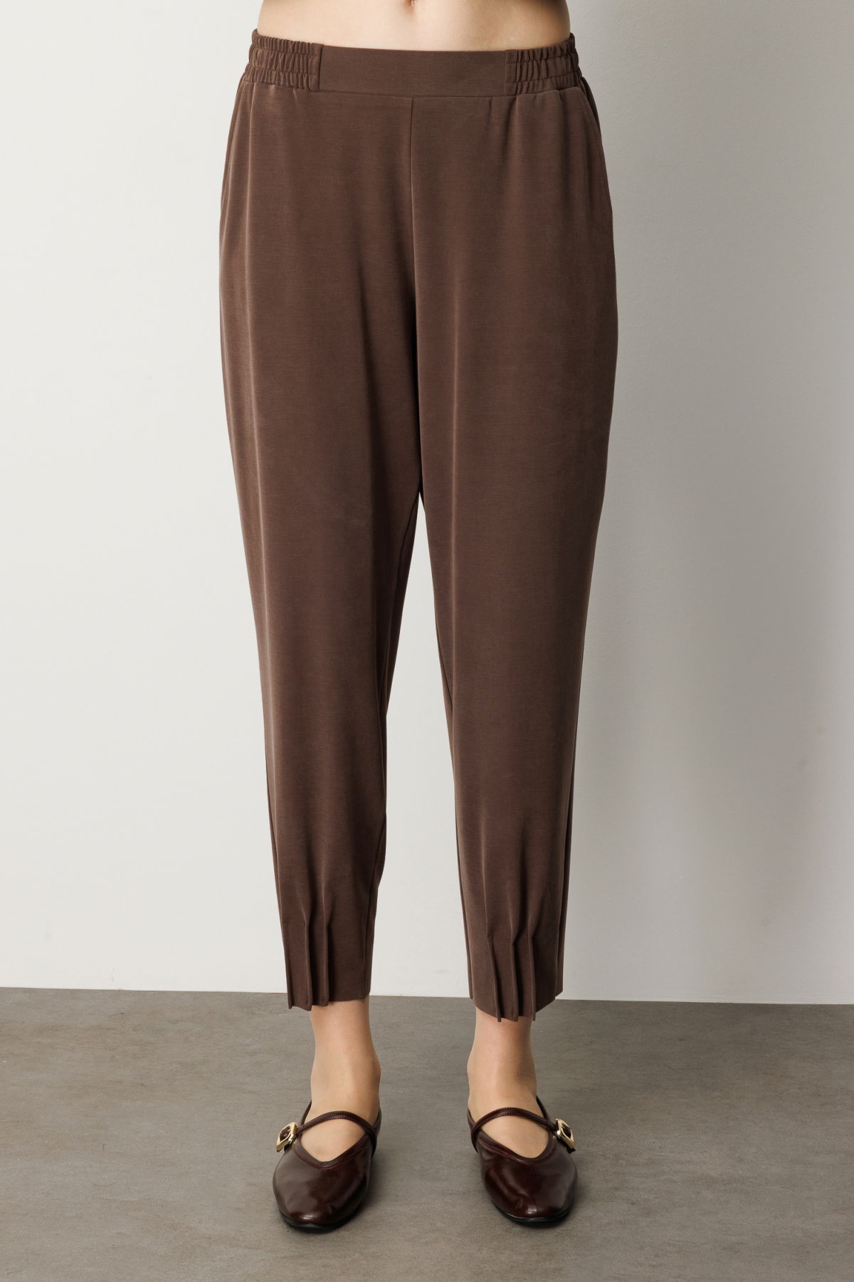 On Kadın Beli Lastikli Paçası Dikişli Pantolon 64409 Kahverengi - 3