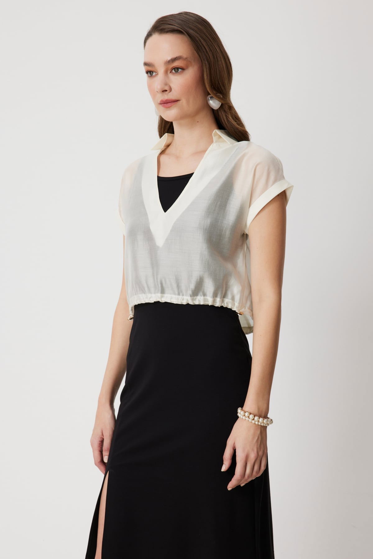 On Kadın Beli Lastikli Sırt Dekolteli Bluz 74347 Krem - 2