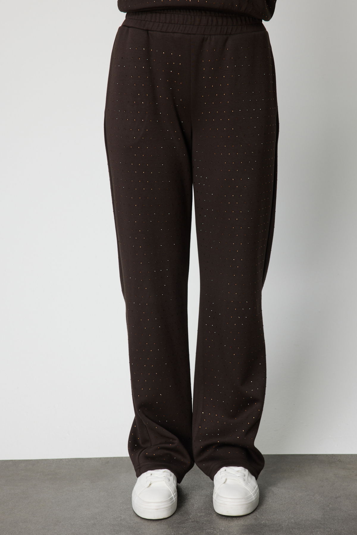 On Kadın Bol Paça Taşlı Eşofman Altı 66365 Kahverengi - 3