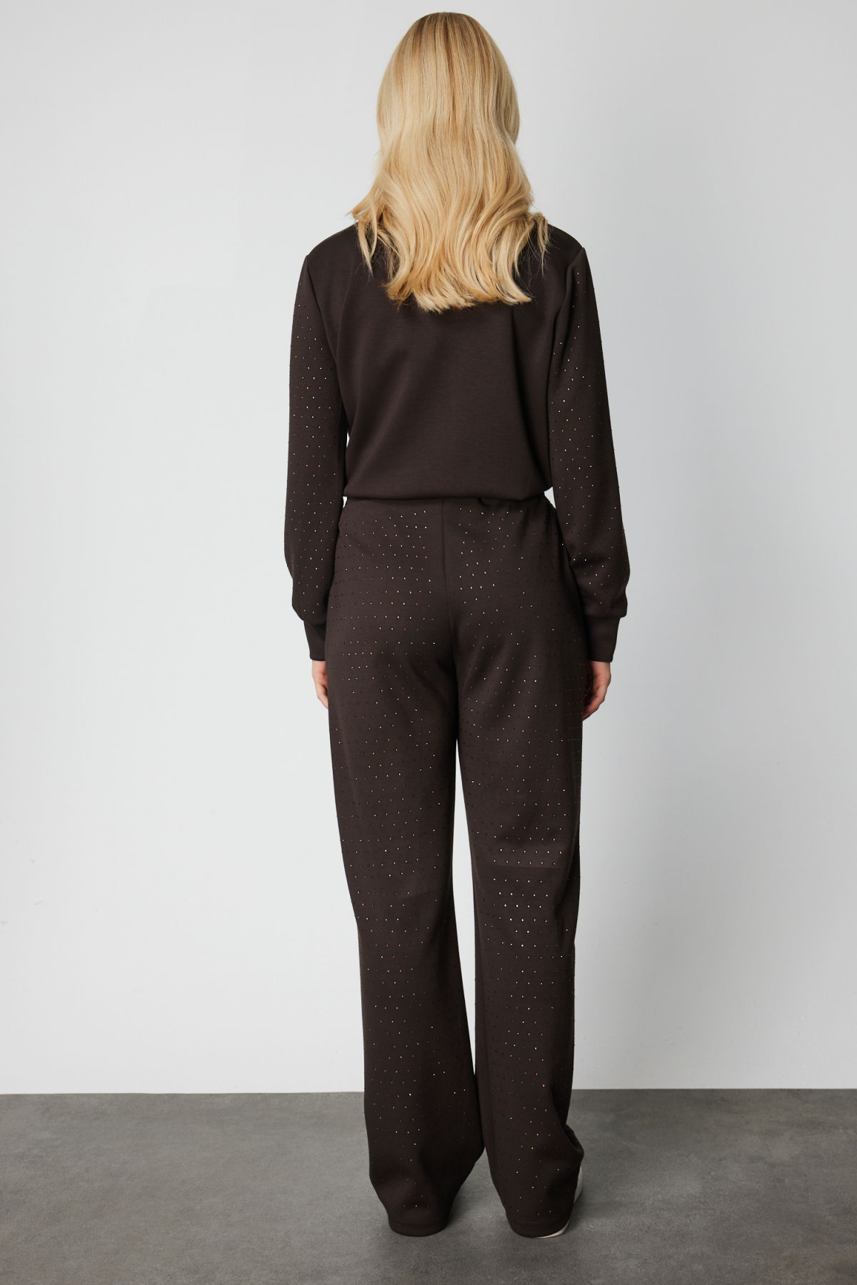 On Kadın Bol Paça Taşlı Eşofman Altı 66365 Kahverengi - 4