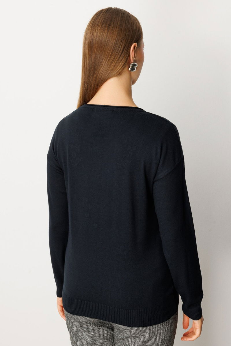 On Kadın Büyük Beden Çiçek İşlemeli Sıfır Yaka Triko Kazak 65359 Siyah - 4