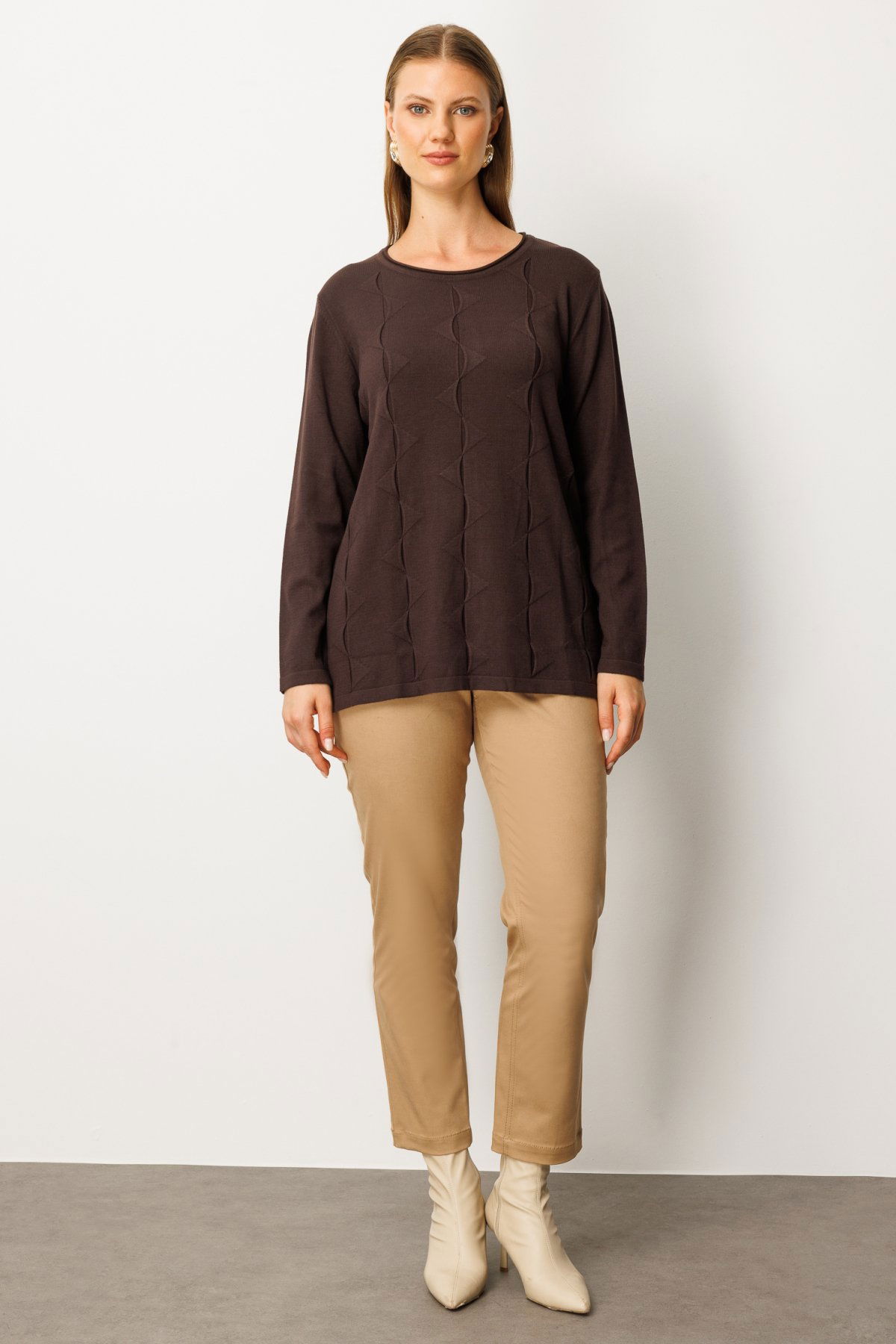 On Kadın Büyük Beden Kendinden Desenli Triko Kazak 65329 Kahverengi - 3