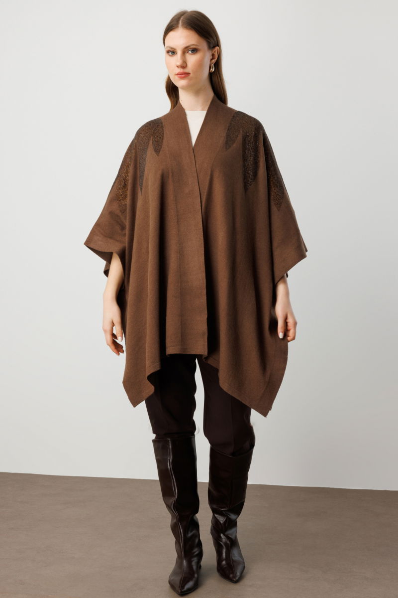 On Kadın Büyük Beden Omuzları Taşlı Yarasa Kol Hırka 60322 Kahverengi - 3