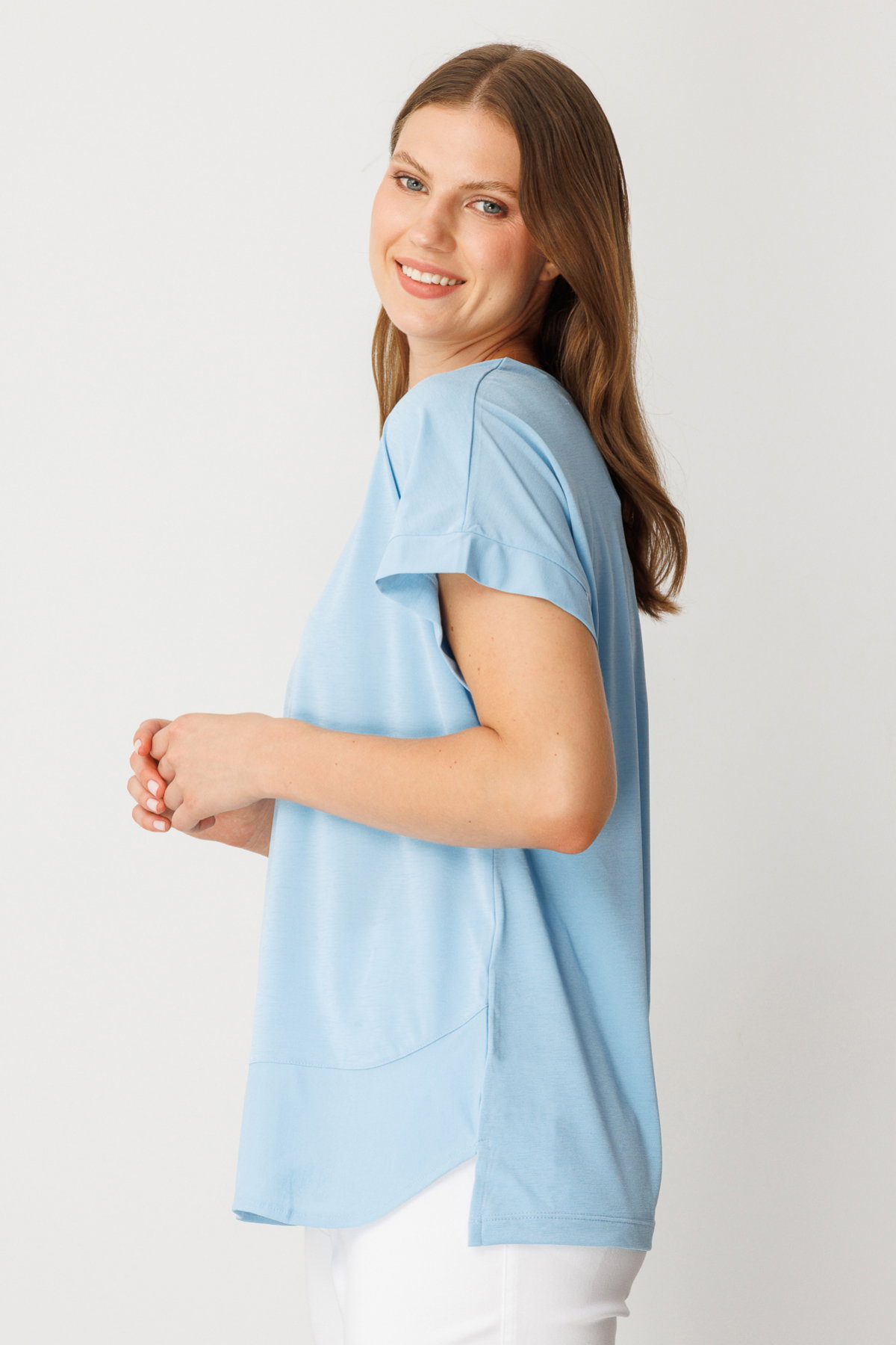 On Kadın Büyük Beden V Yaka Parçalı T-Shirt 71476 Açık Mavi - 2