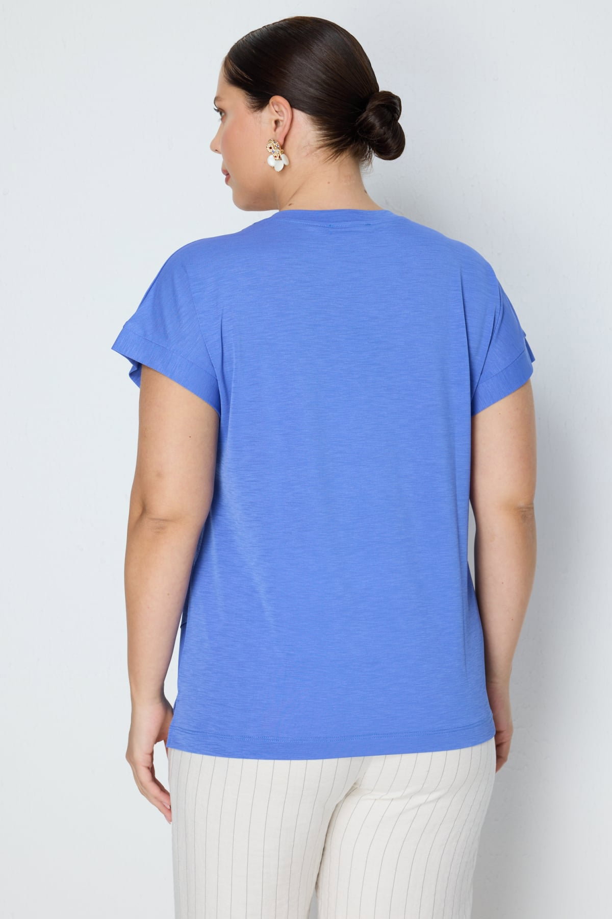 On Kadın Büyük Beden V Yaka Parçalı T-Shirt 71476 Indigo - 4