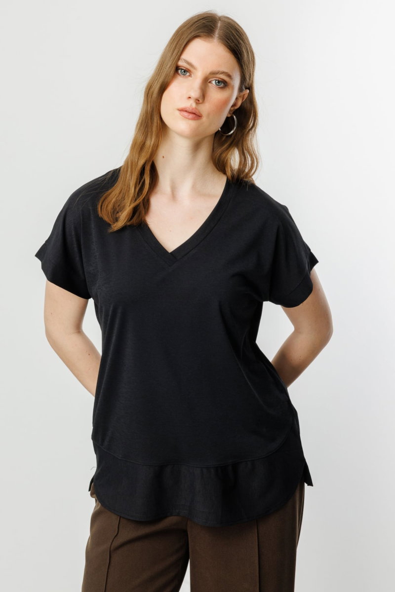 On Kadın Büyük Beden V Yaka Parçalı T-Shirt 71476 Siyah - On