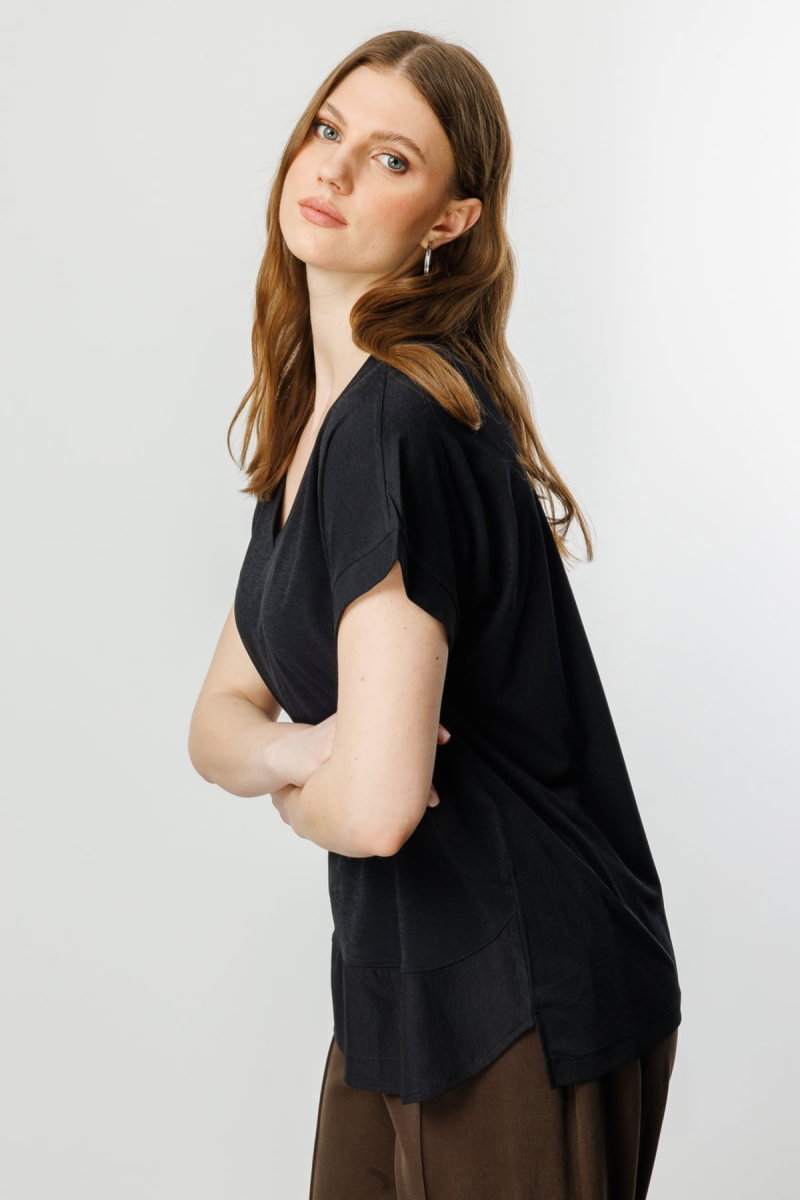 On Kadın Büyük Beden V Yaka Parçalı T-Shirt 71476 Siyah - 2