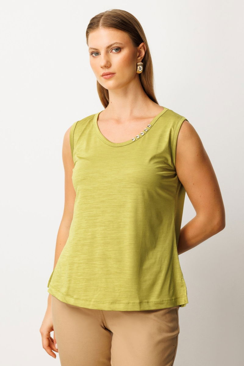 On Kadın Büyük Beden Yakası Düğme Detaylı Kolsuz Basic Bluz 61333 Oliv - 2