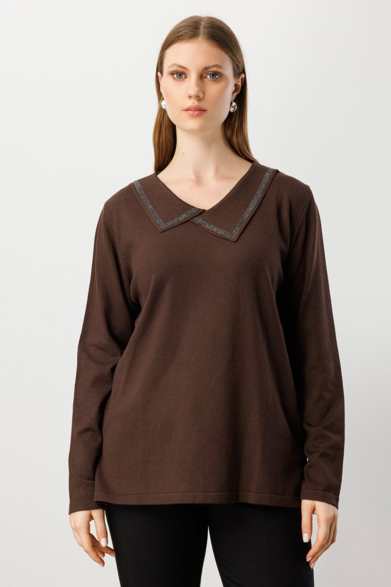 On Kadın Büyük Beden Yakası Taşlı Triko Kazak 65395 Kahverengi - On