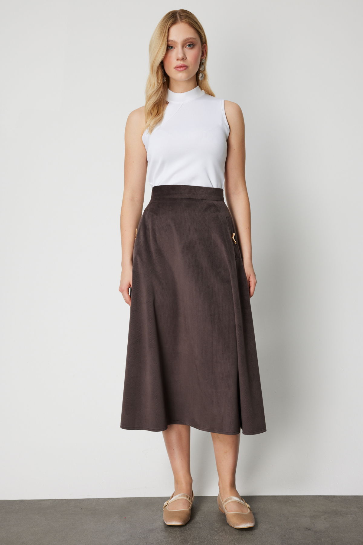 On Kadın Cebi Metal Aksesuarlı Midi Boy Etek 66533 Kahverengi - 3