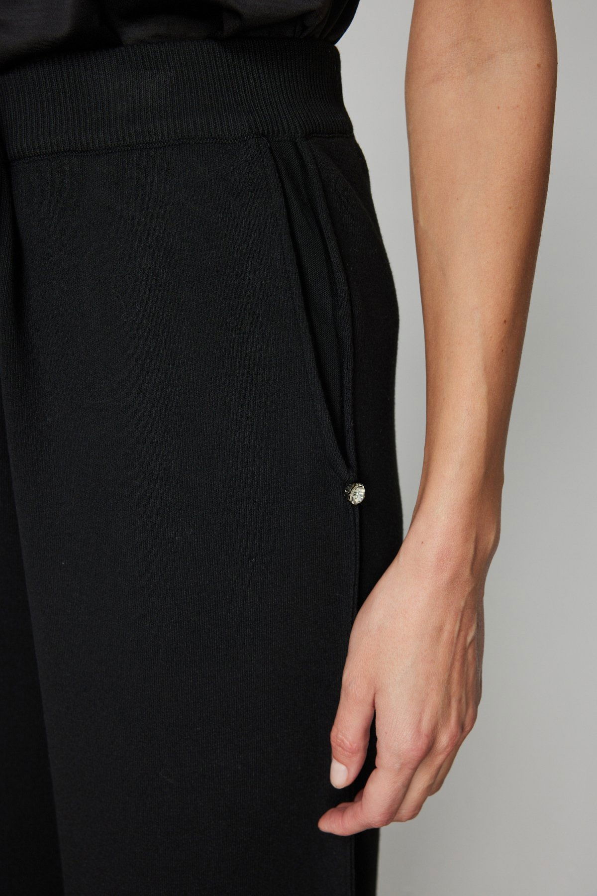 On Kadın Cebi Taş Detaylı Bol Paça Triko Pantolon 63919 Siyah - 3