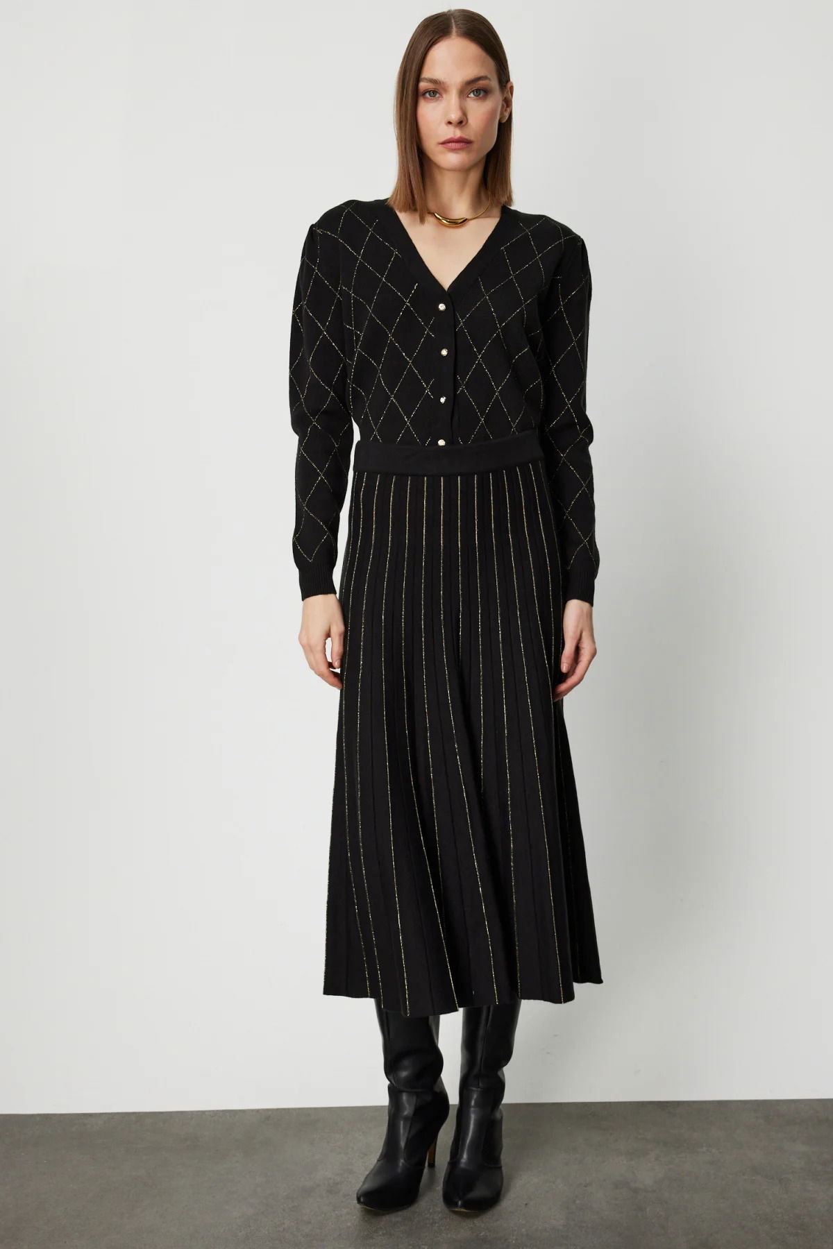 On Kadın Çizgi Desenli Pileli Midi Etek 63914 Siyah - 1