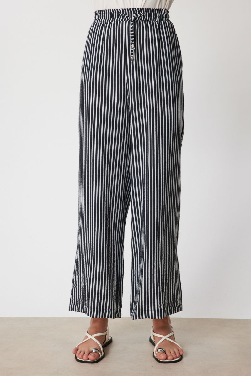 On Kadın Çizgili Bol Paça Keten Pantolon 74903 Siyah - 3