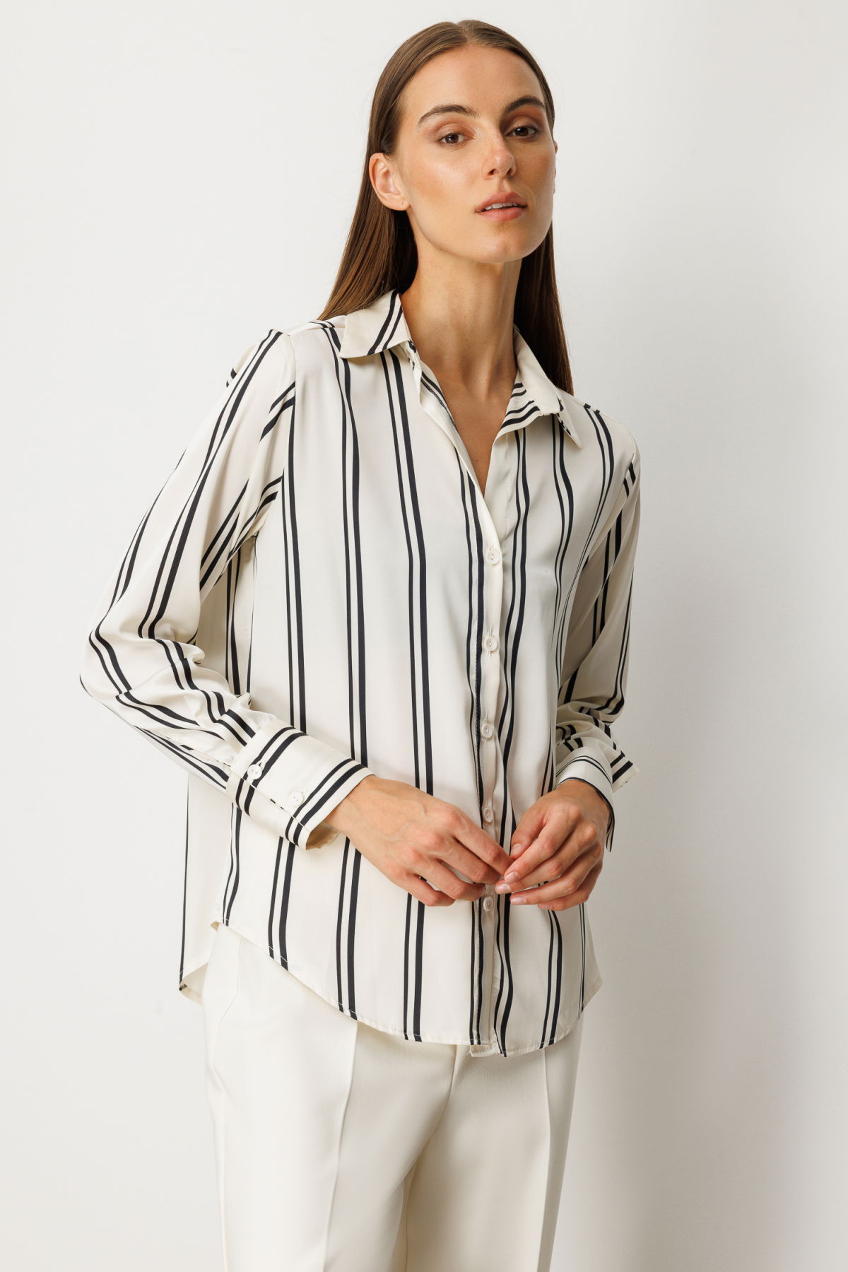On Kadın Çizgili Saten Gömlek 64300 Ekru-Siyah - 1