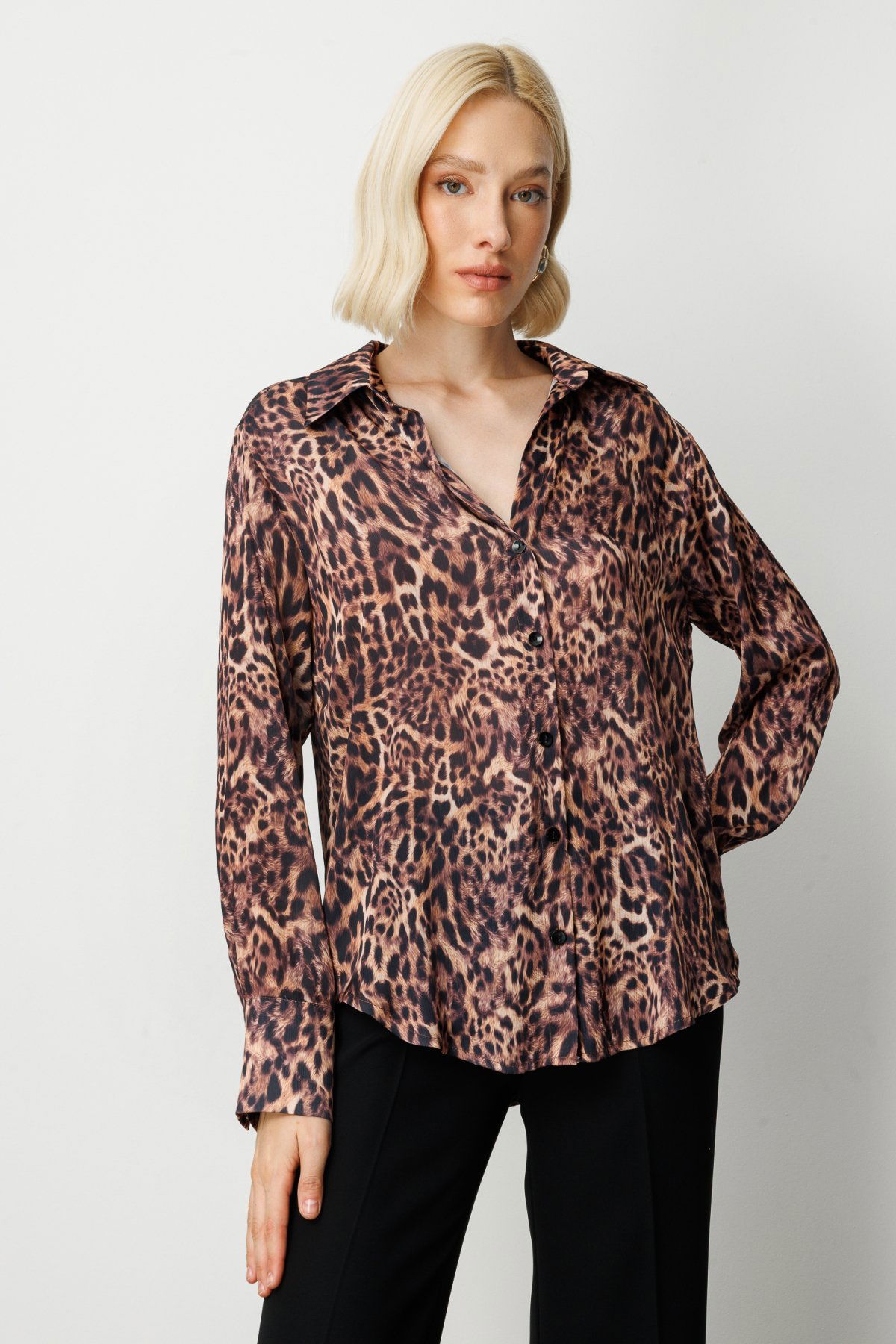 On Kadın Çizgili Saten Gömlek 64300 Leopar - 1