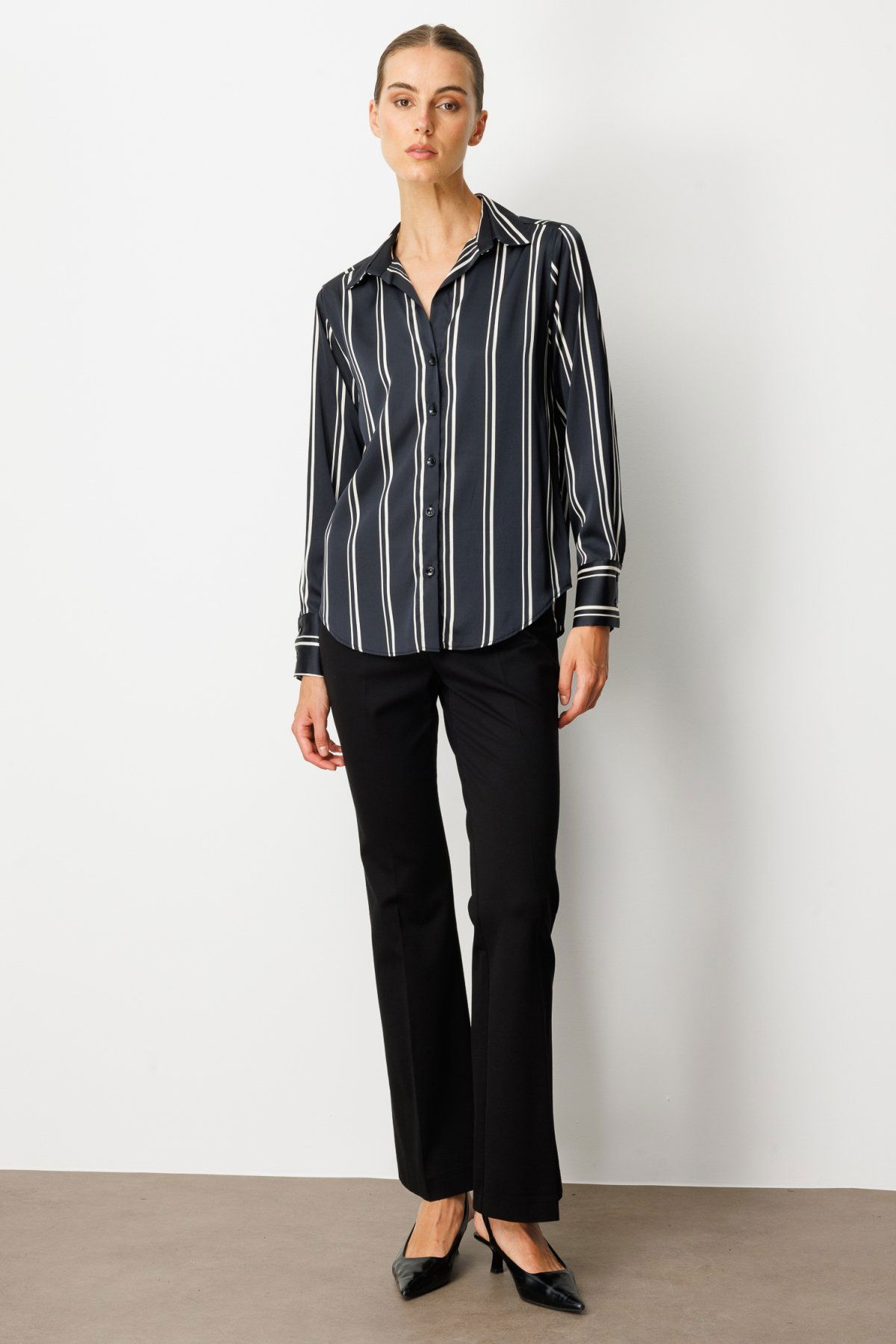 On Kadın Çizgili Saten Gömlek 64300 Siyah-Ekru - 3