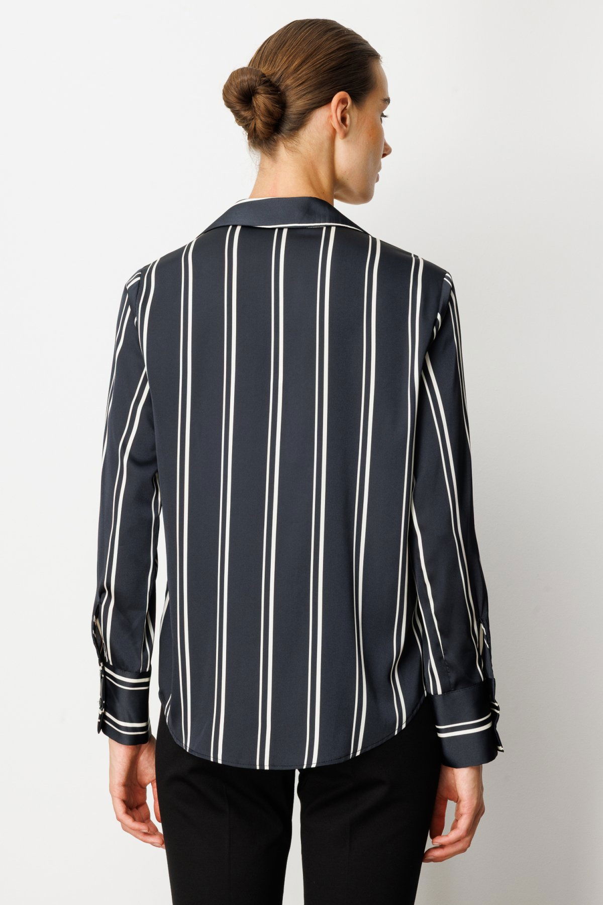 On Kadın Çizgili Saten Gömlek 64300 Siyah-Ekru - 4