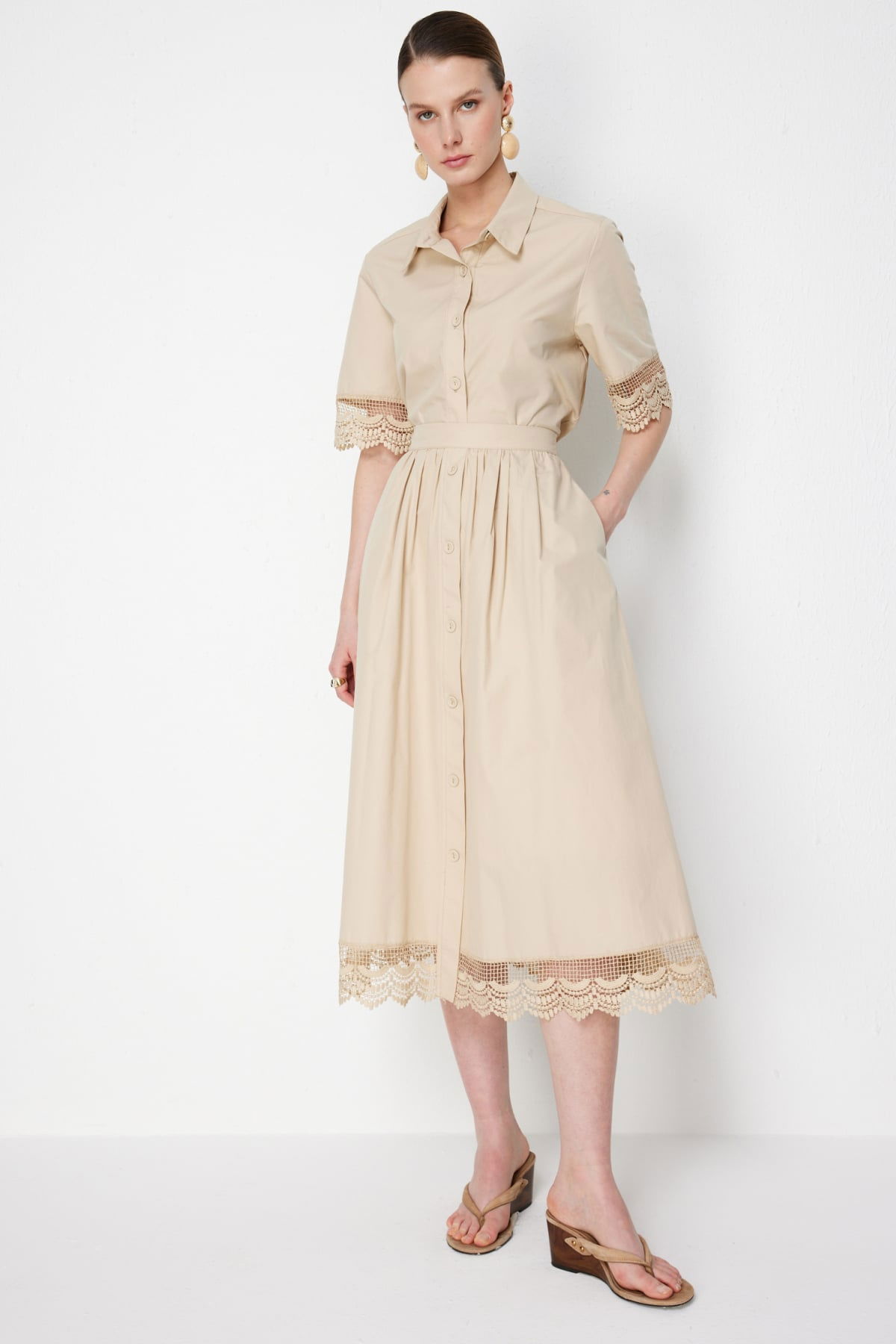 On Kadın Dantel Detaylı Süs Düğmeli Maxi Etek 74337 Bej - 1