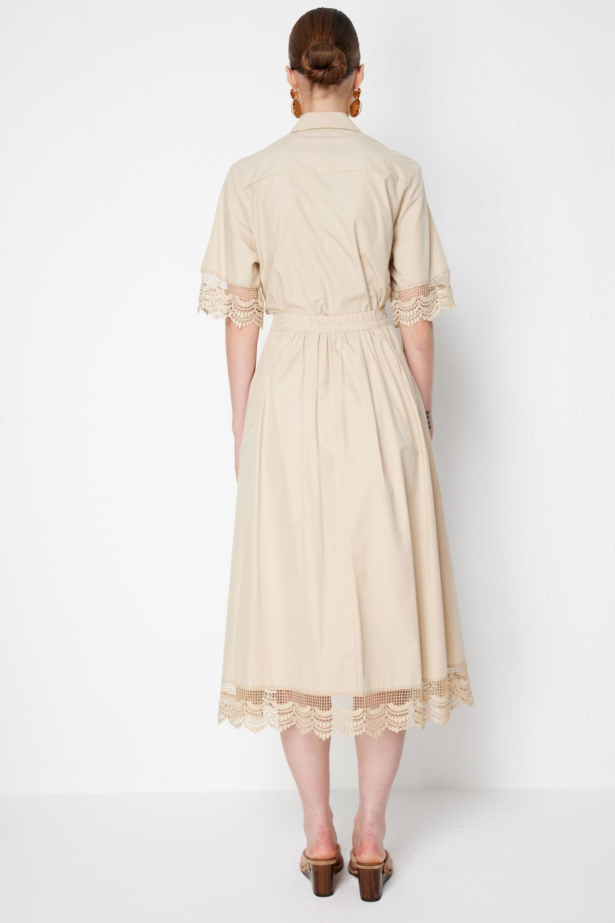 On Kadın Dantel Detaylı Süs Düğmeli Maxi Etek 74337 Bej - 4