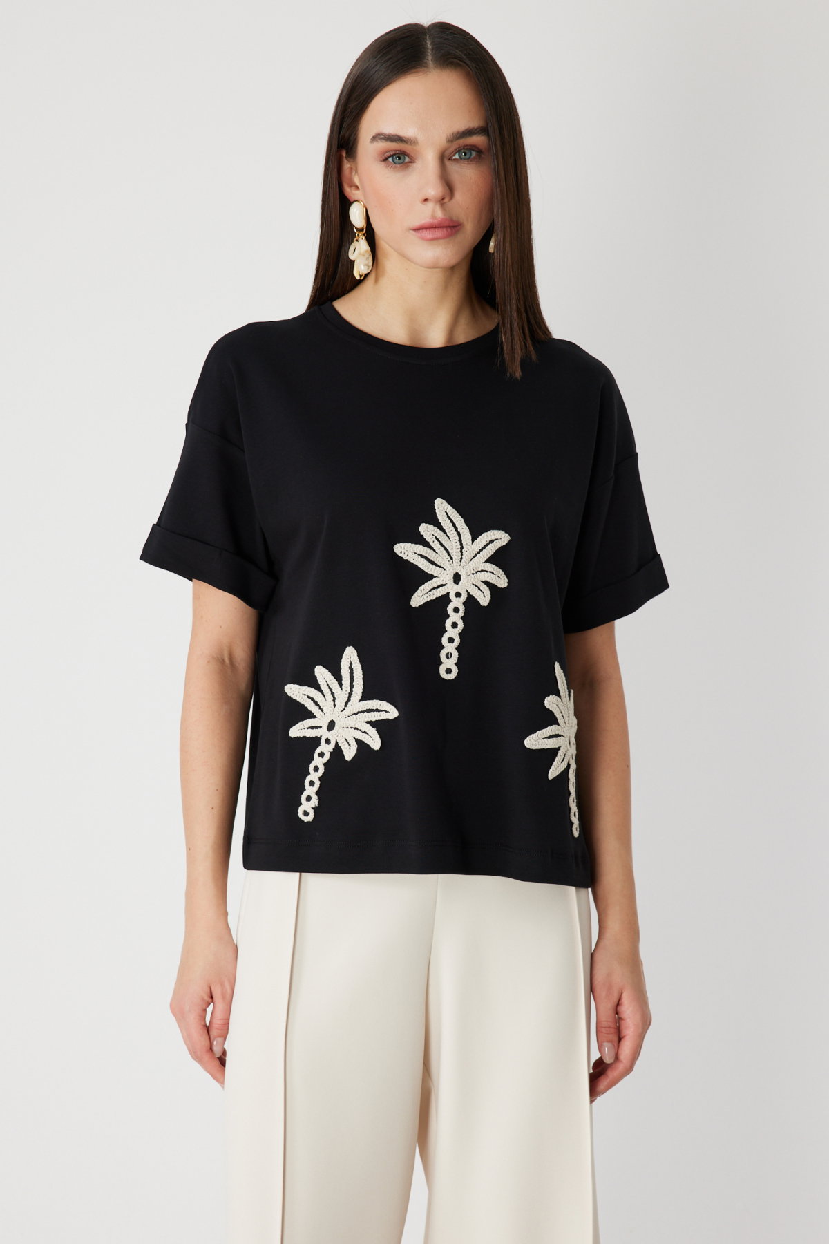 On Kadın Desenli Sıfır Yaka T-Shirt 71362 Siyah - 1