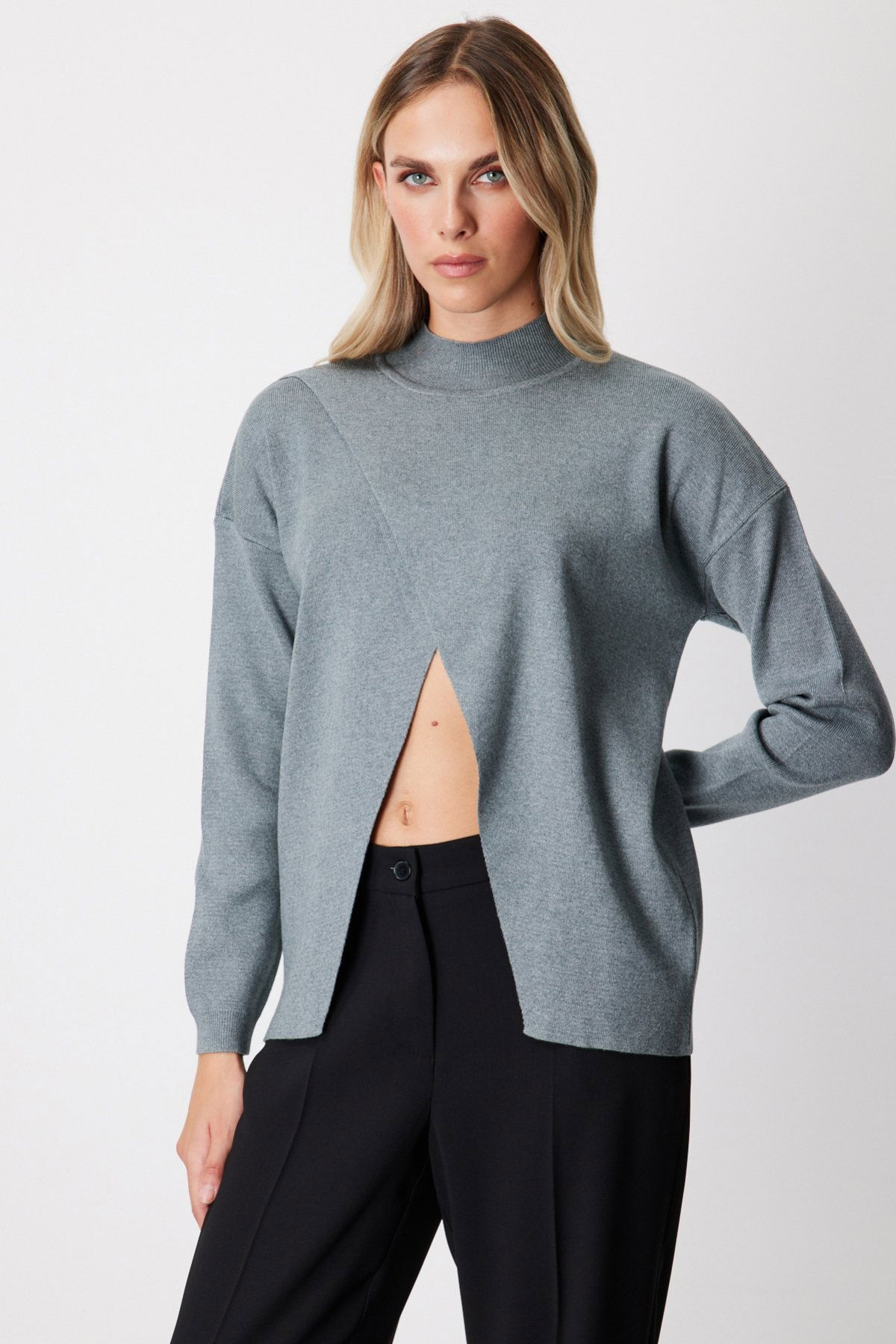 On Kadın Dik Yaka Asimetrik Kesim Triko Kazak 65343 Gri - 1