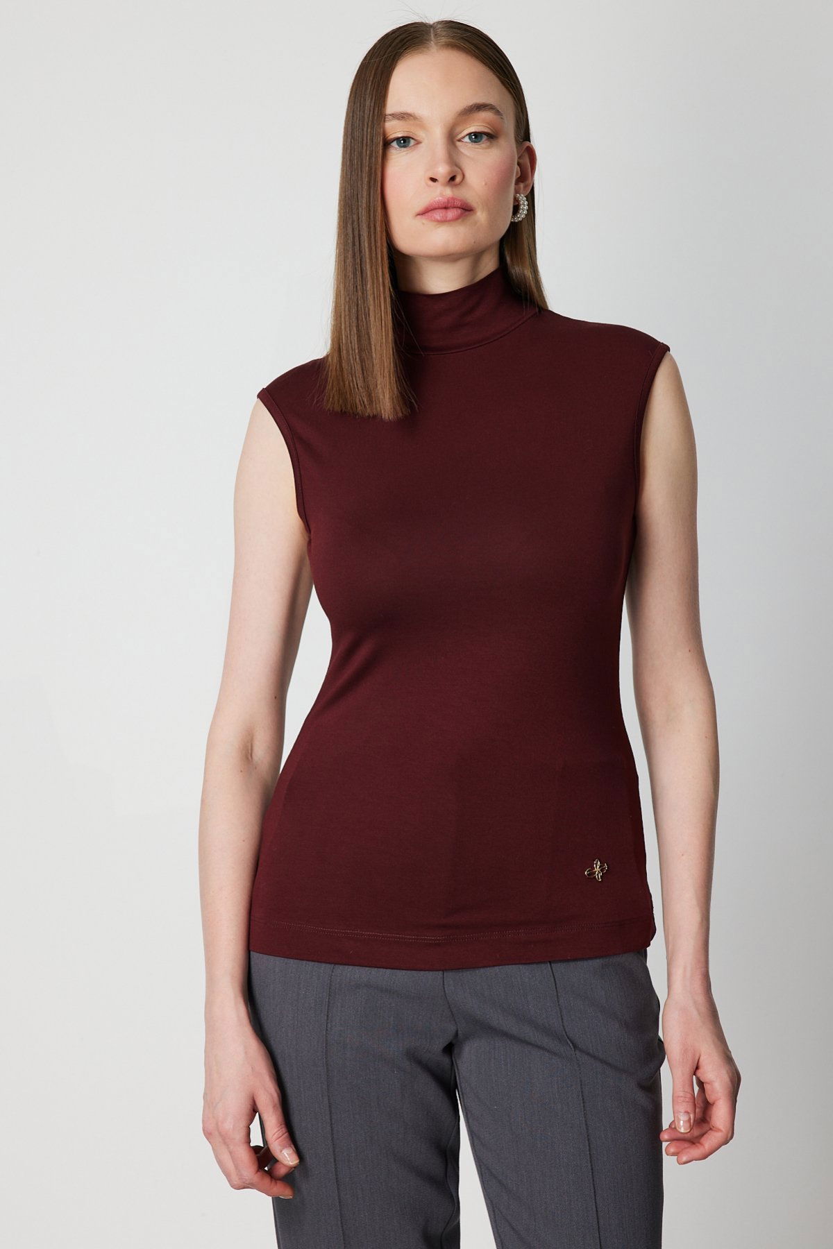 On Kadın Dik Yaka Kolsuz Basic Bluz 61432 Bordo - 1