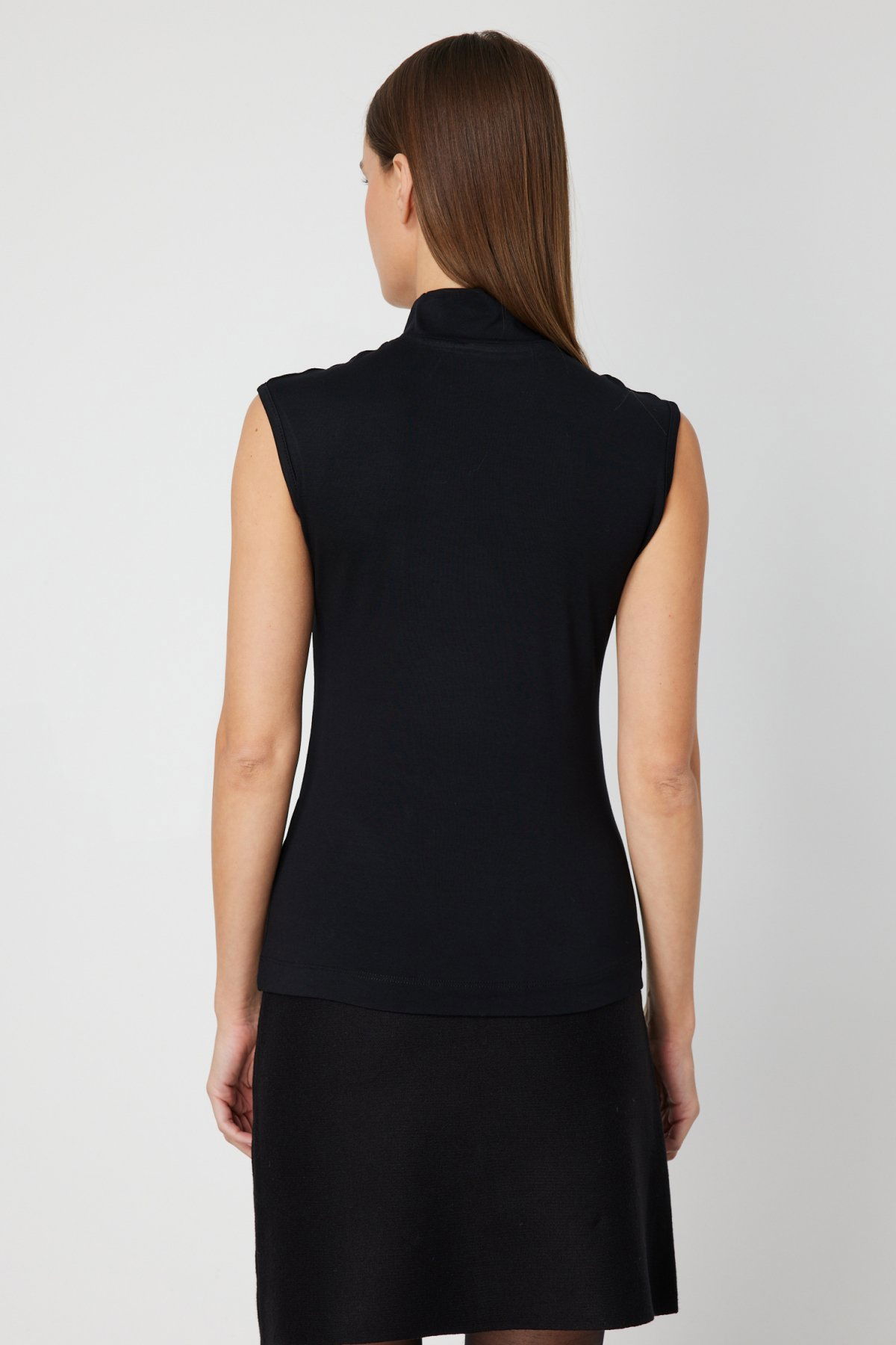 On Kadın Dik Yaka Kolsuz Basic Bluz 61432 Siyah - 4