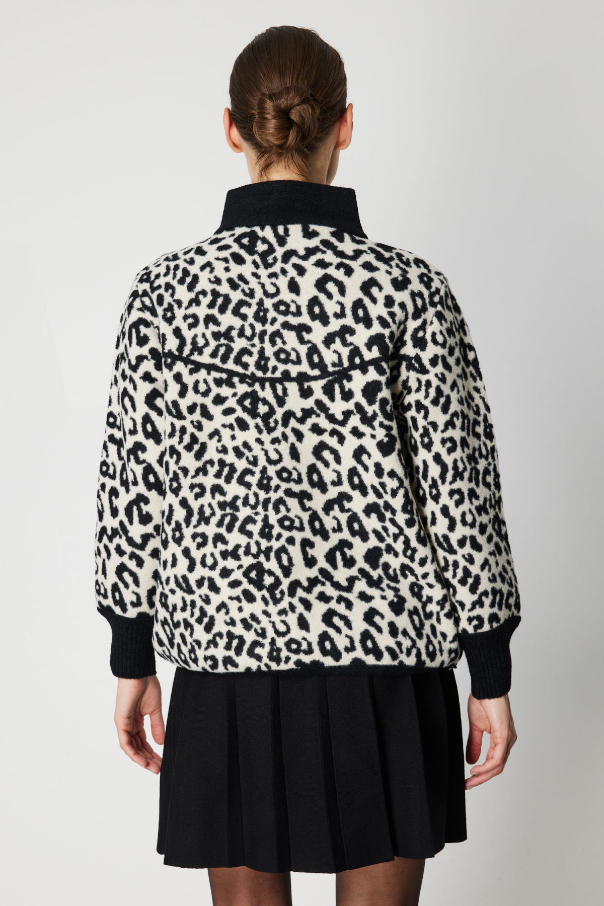 On Kadın Dik Yaka Leopar Desenli Hırka 60942 Siyah - 4